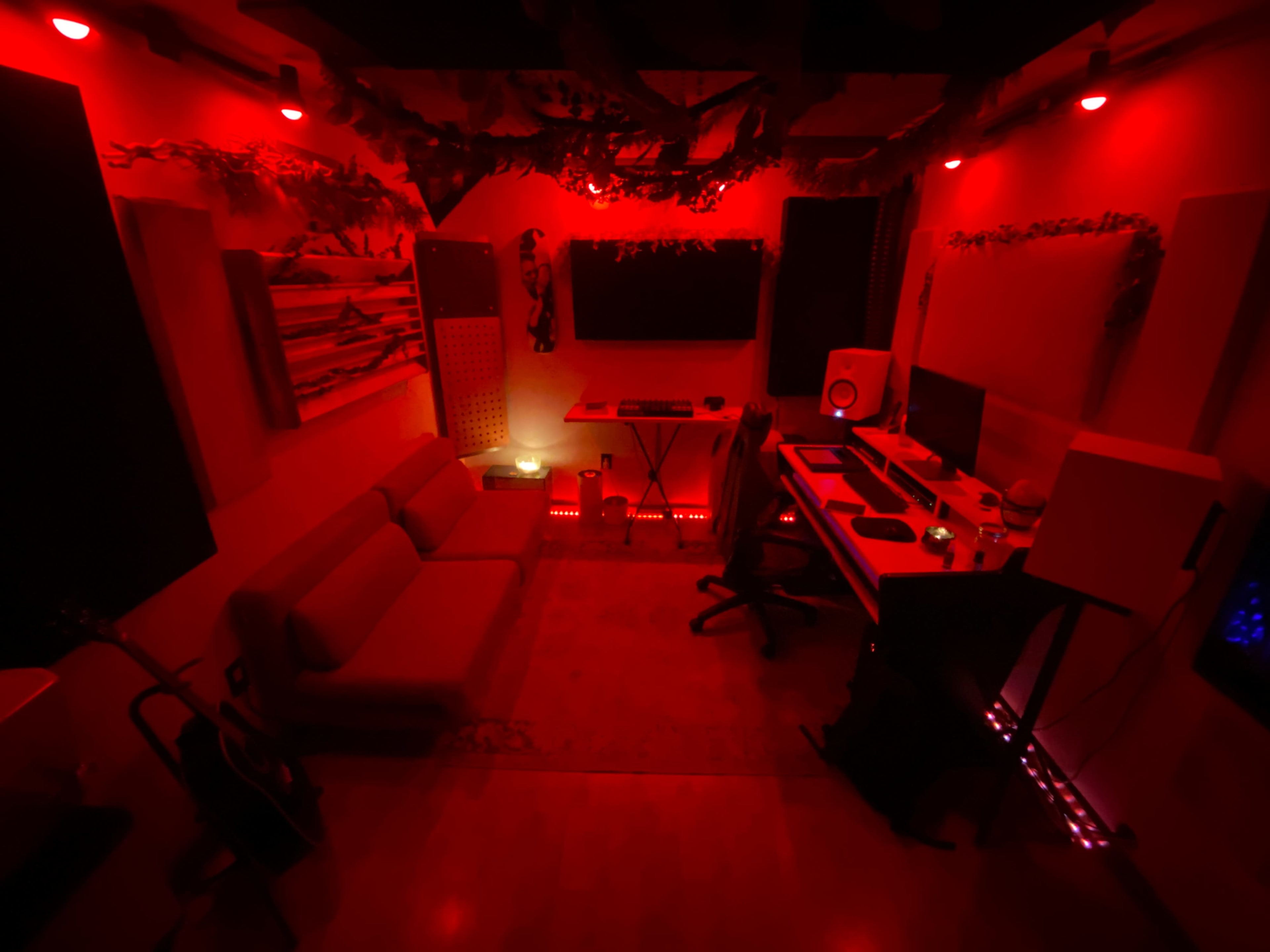 Small Studios　スモールスタジオ　Page One Pub Small Studios – Things Gallery