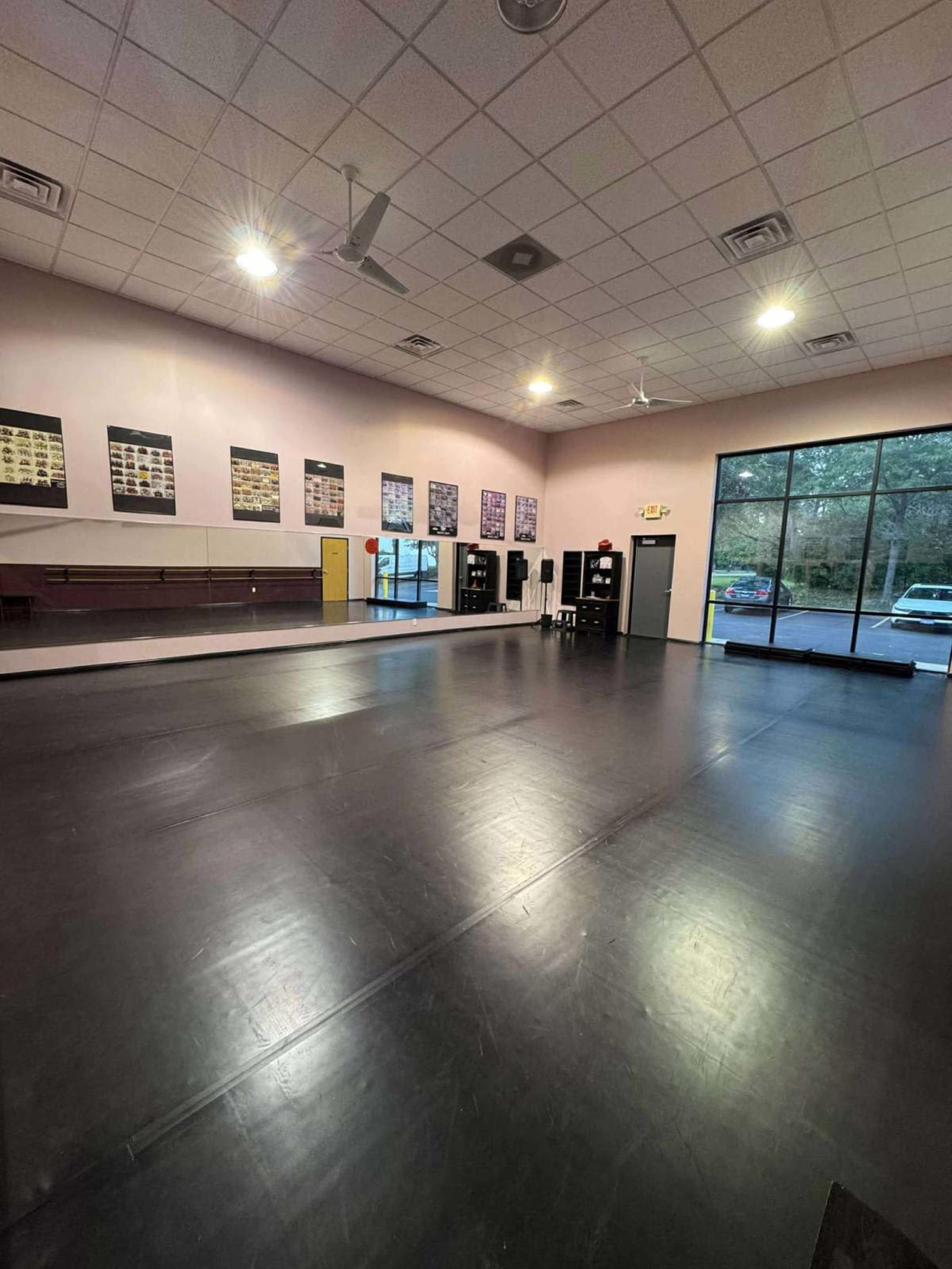 Studio space for parties, events, rehearsals, photo shoots, and more! Image in Algonquin Township, Crystal Lake, IL