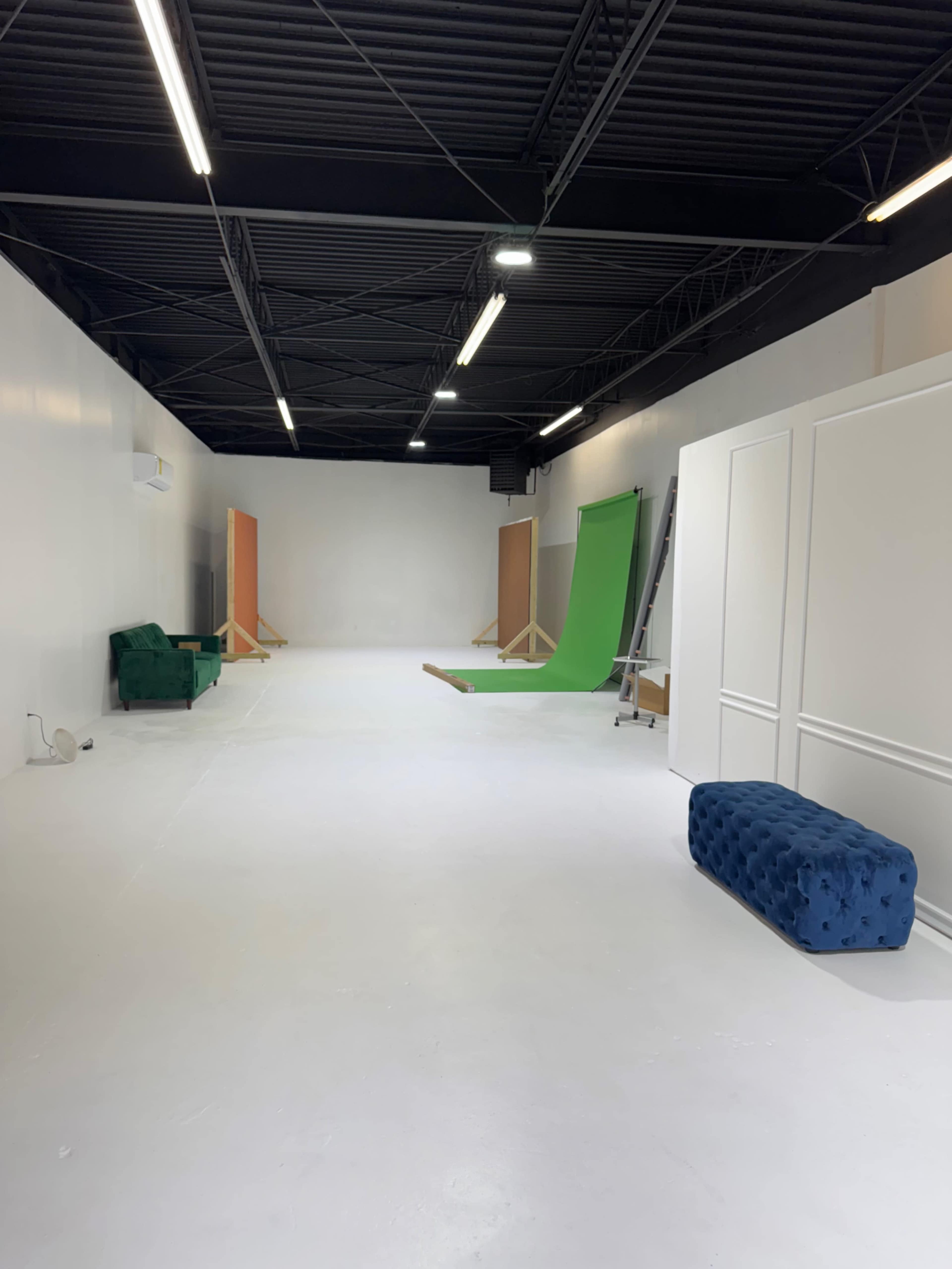 1600 Sq Ft Open Studio Space for Intimate Events - Movable backdrops and Furniture Image in , atlanta, GA