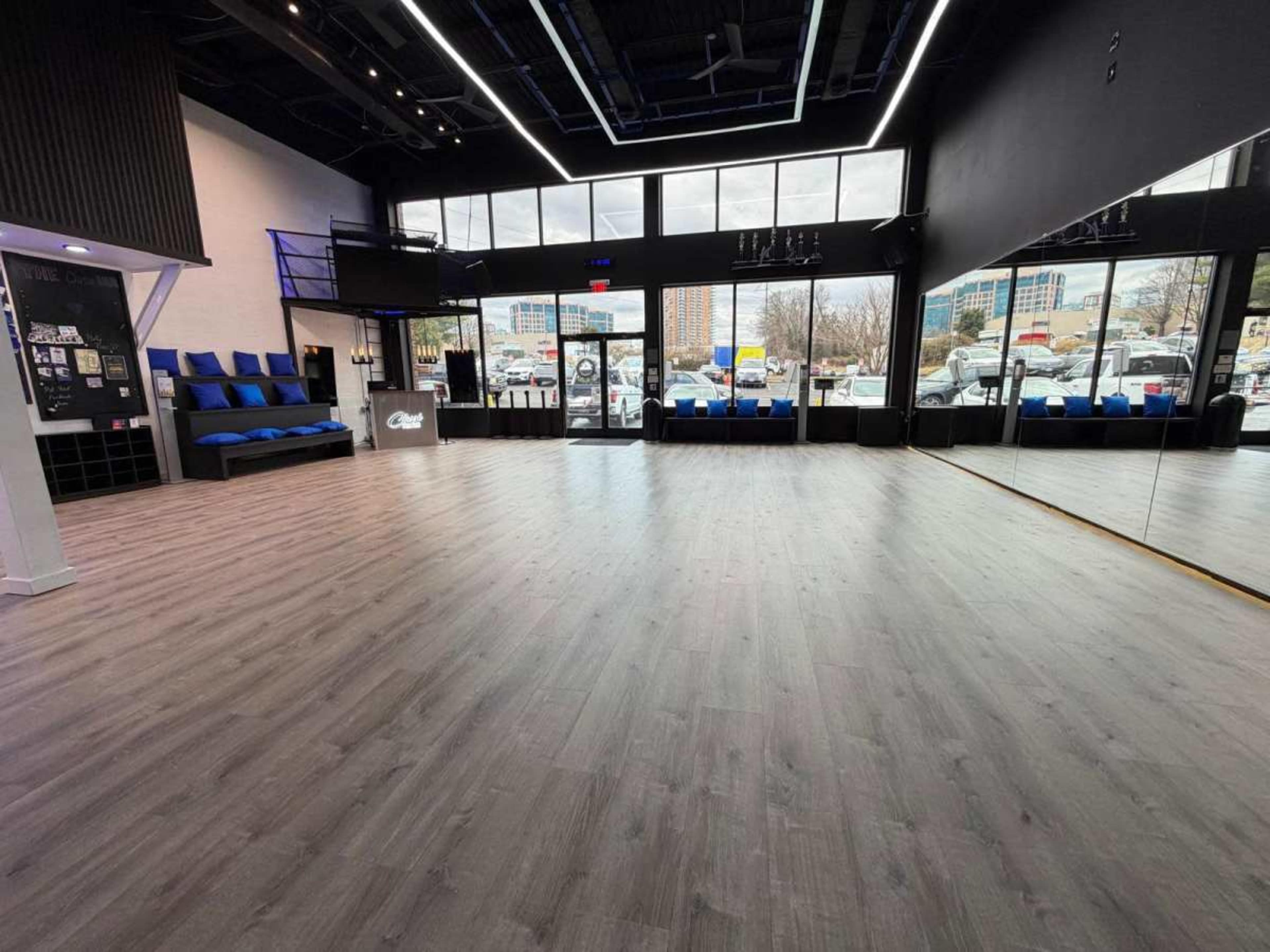 Modern Industrial-Style Studio in Tysons Image in Tysons, Vienna, VA