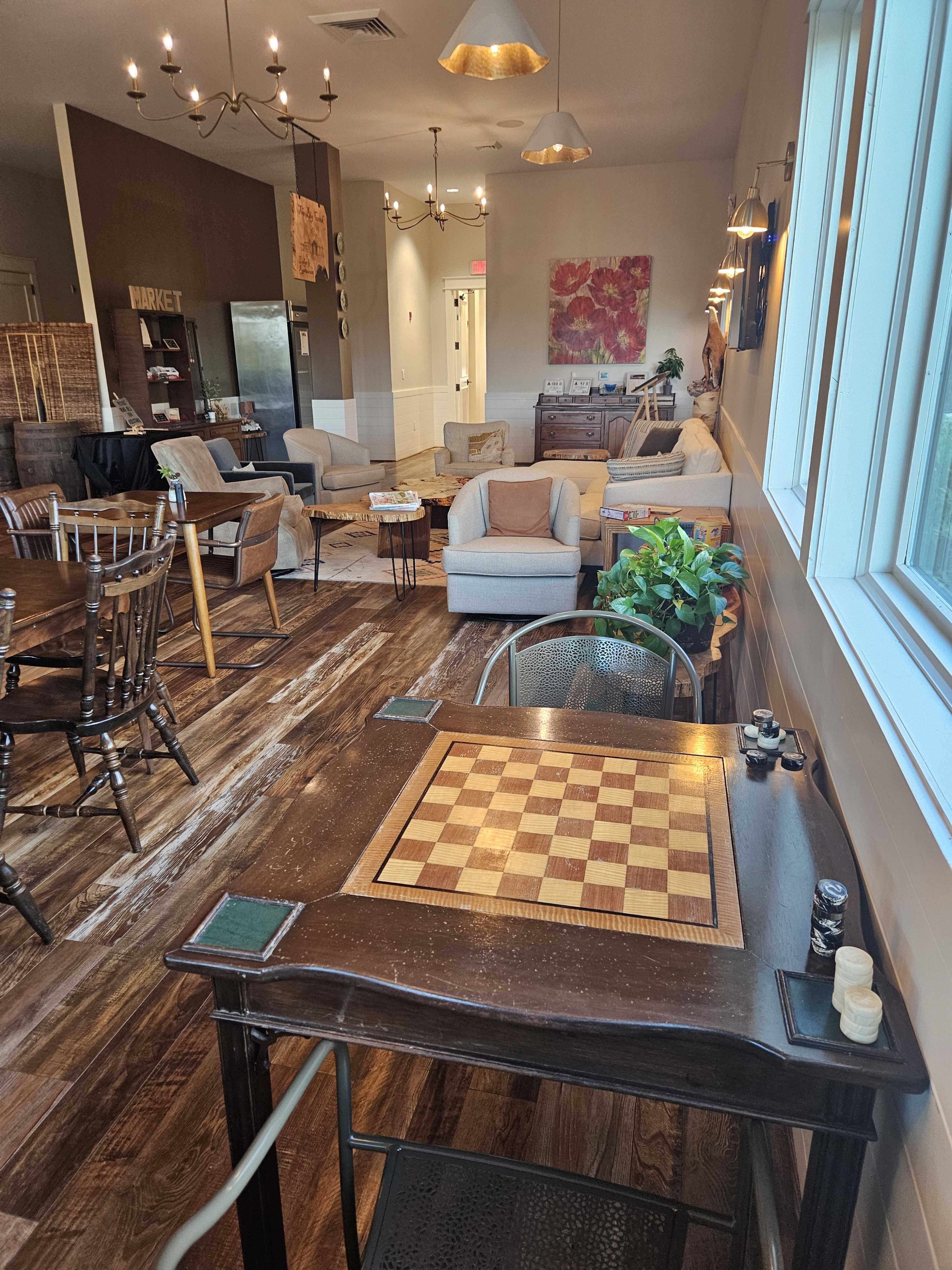 Boutique Hotel with Lodging Options and a Restaurant - The Restaurant Area Image in Westfield, Westfield, NC