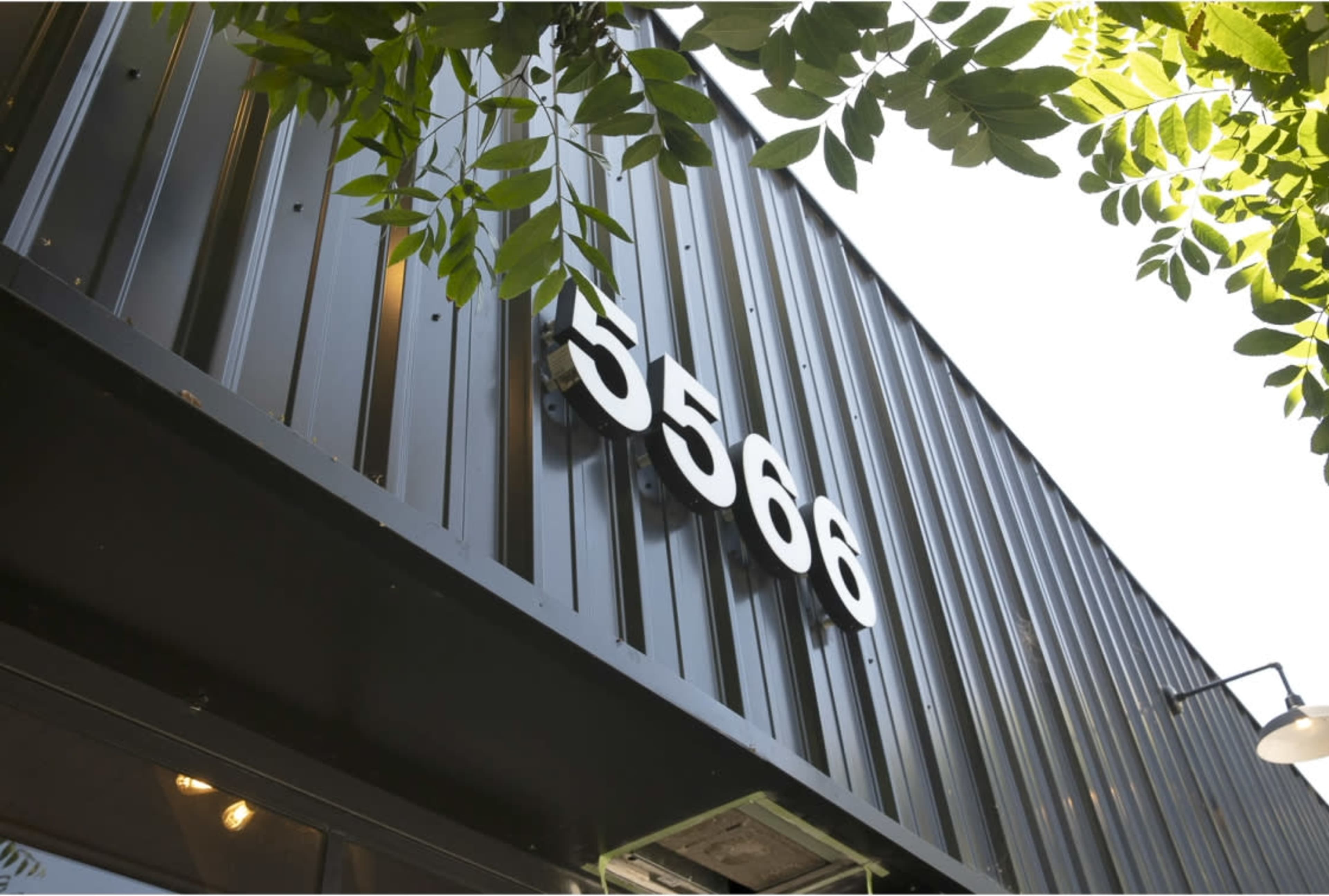 2300 sq. ft STUDIO / EVENT / MEETING SPACE -concrete floors & white walls (Los Angeles) Image in Central LA, Los Angeles, CA