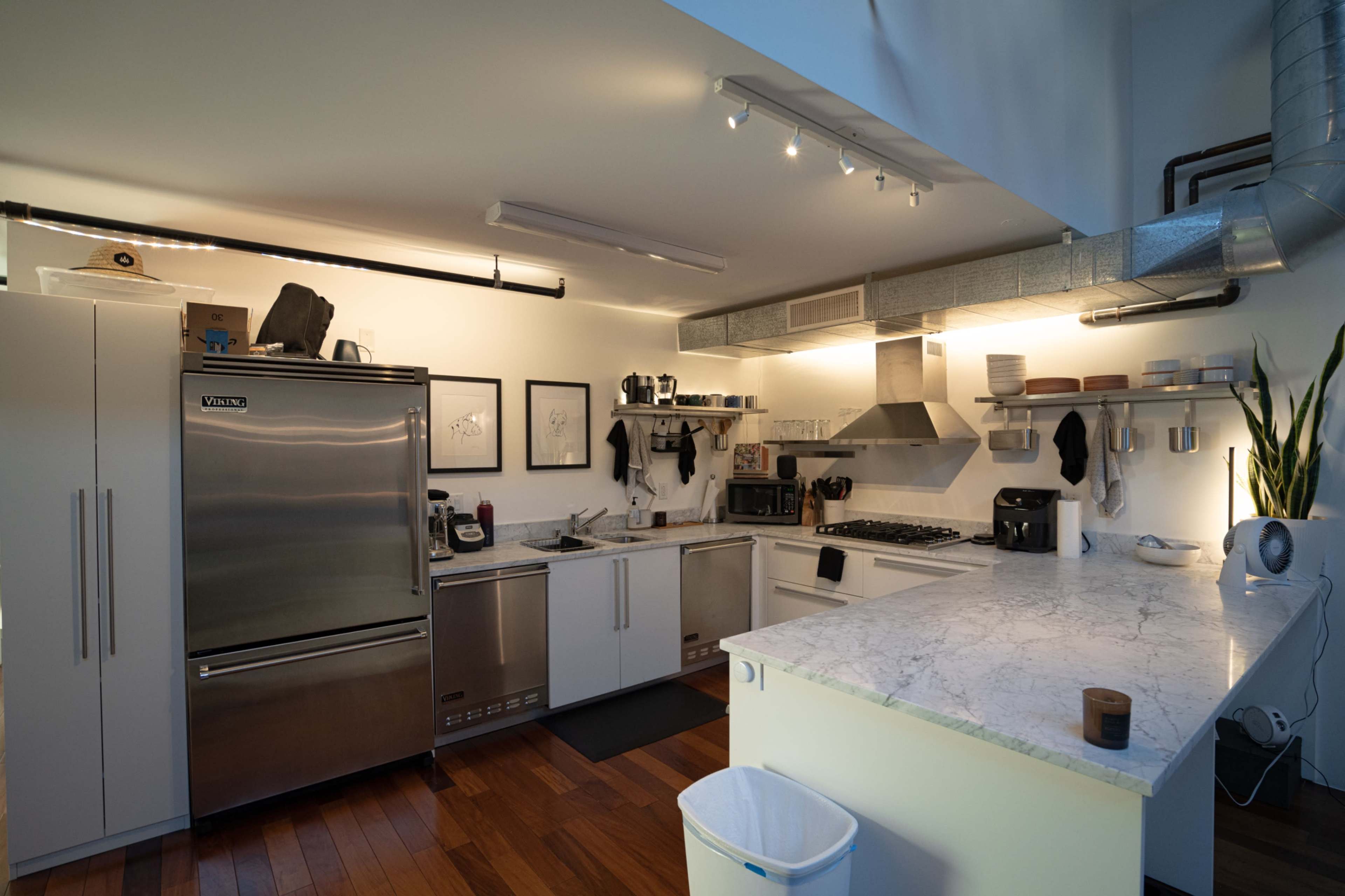 Ultimate Man Cave // Huge Live/Work Loft Image in Venice, Marina Del Rey, CA