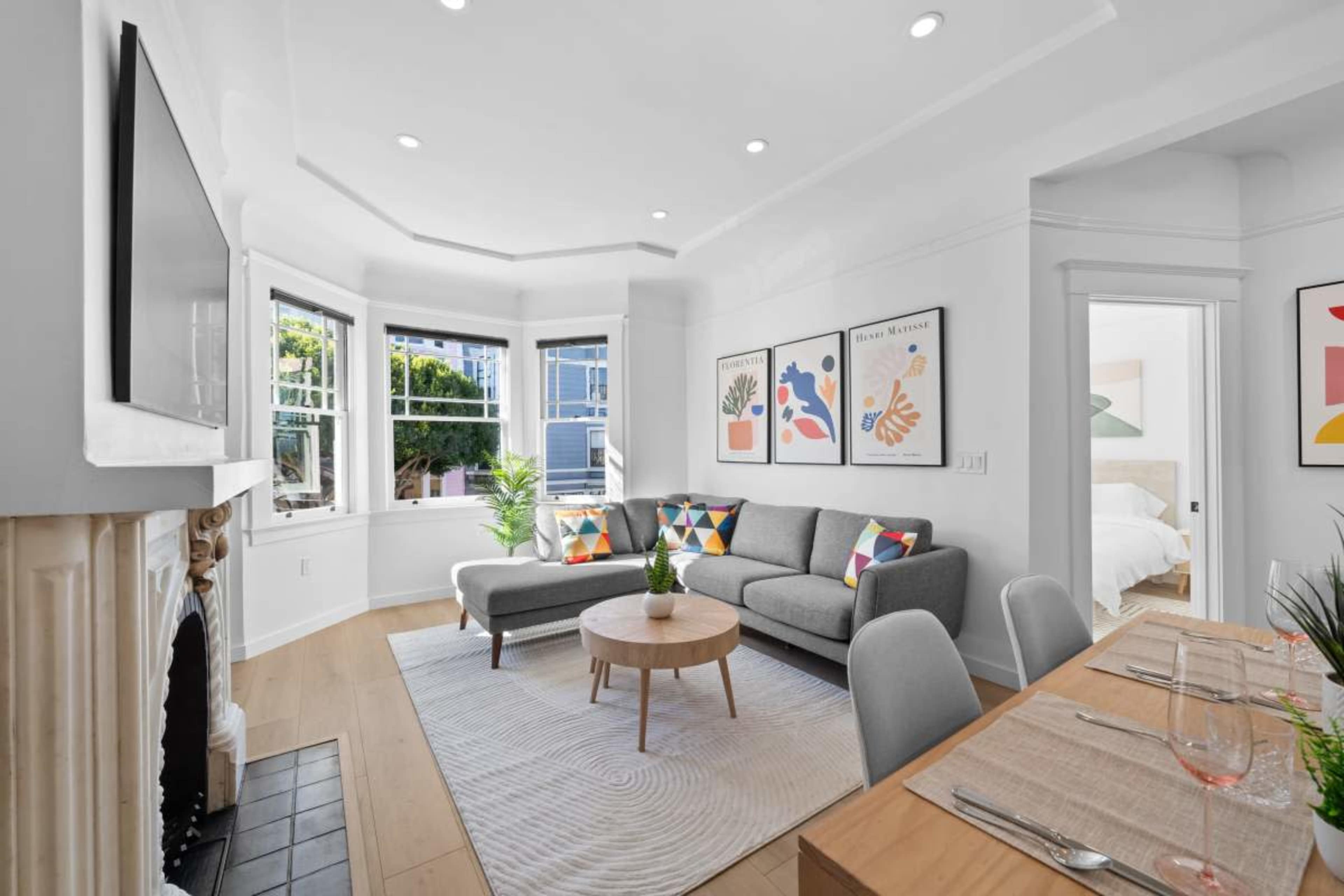 Gorgeous Cow Hollow Home in Phenomenal Location Image in Union Street, San Francisco, CA
