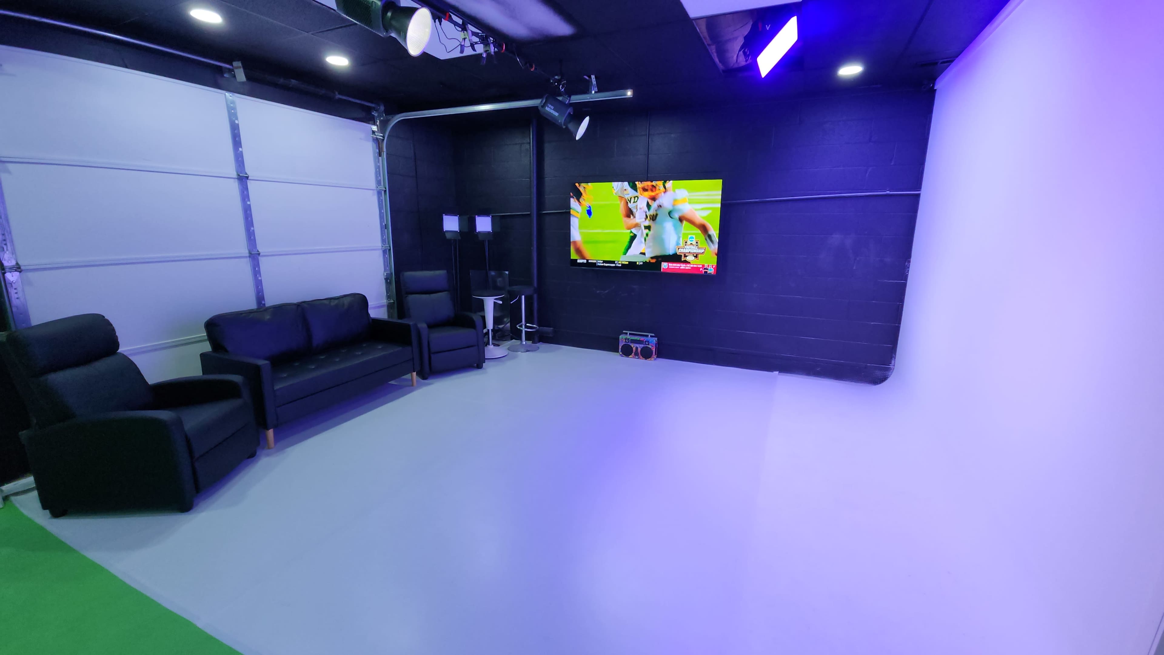 Photography/Videography Studio (White/Green Cyclorama & Lights) Image in Durham, Durham, NC