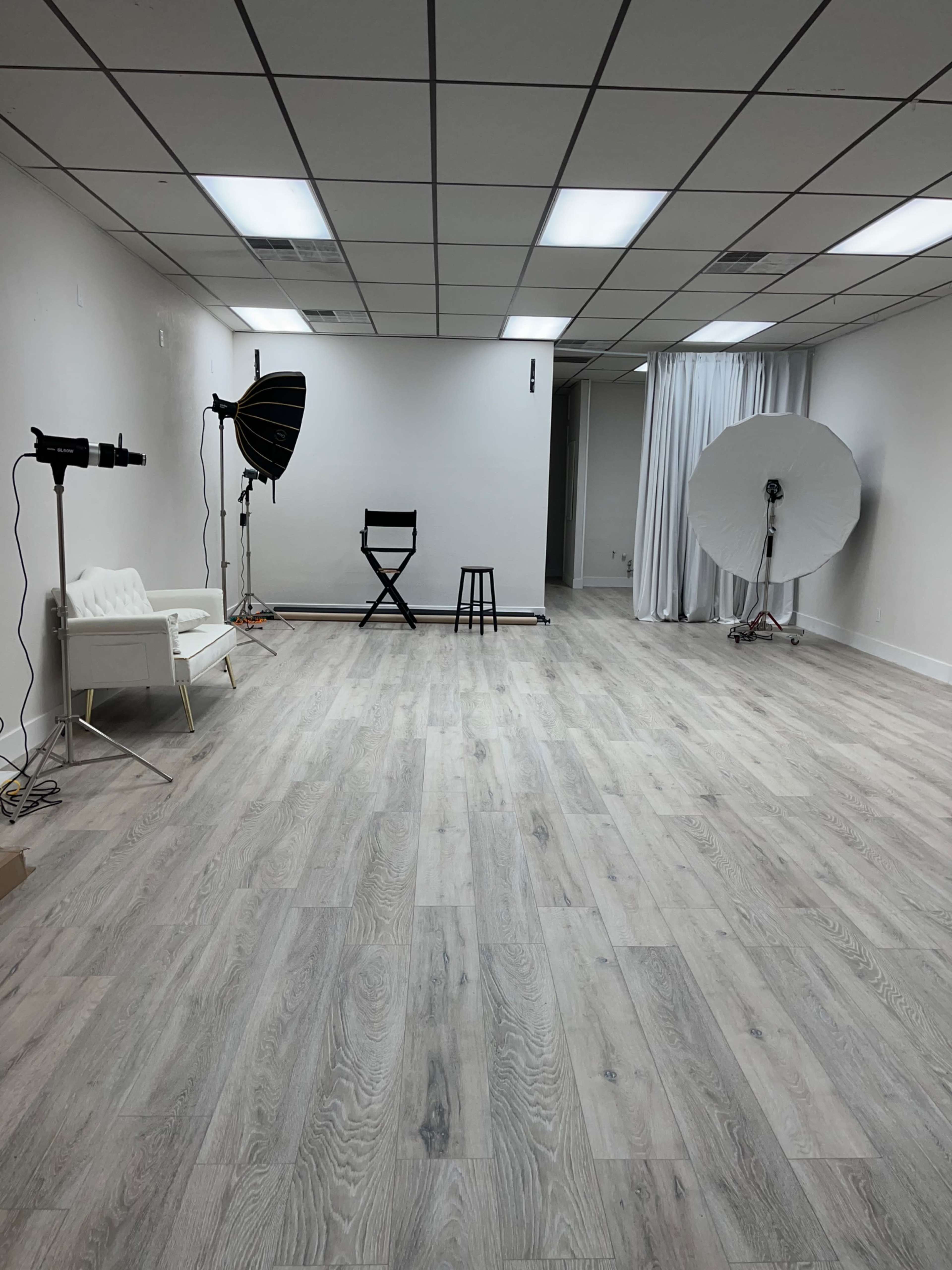 Photography Studio in the Deer Park/Pasadena, Texas Area Image in Spencer View Terrace, Deer Park, TX