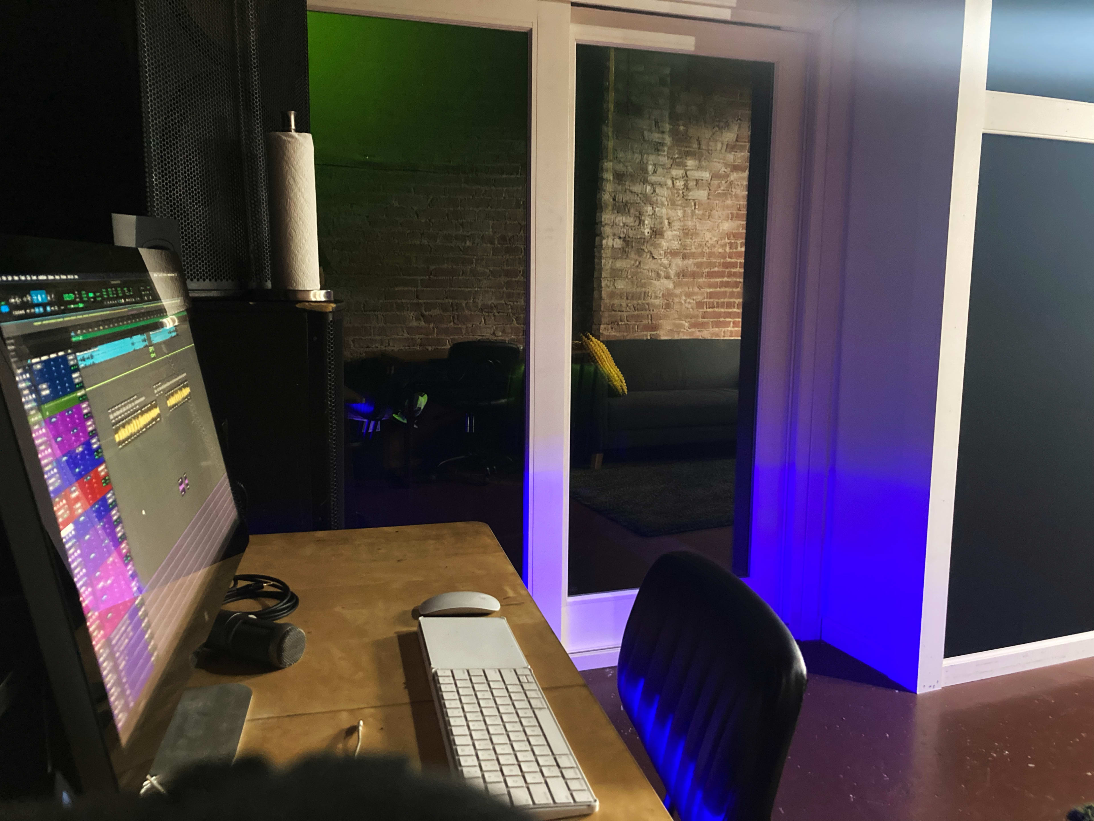 B Room Recording Studio With Engineer Image in Mechanicsville, Atlanta, GA