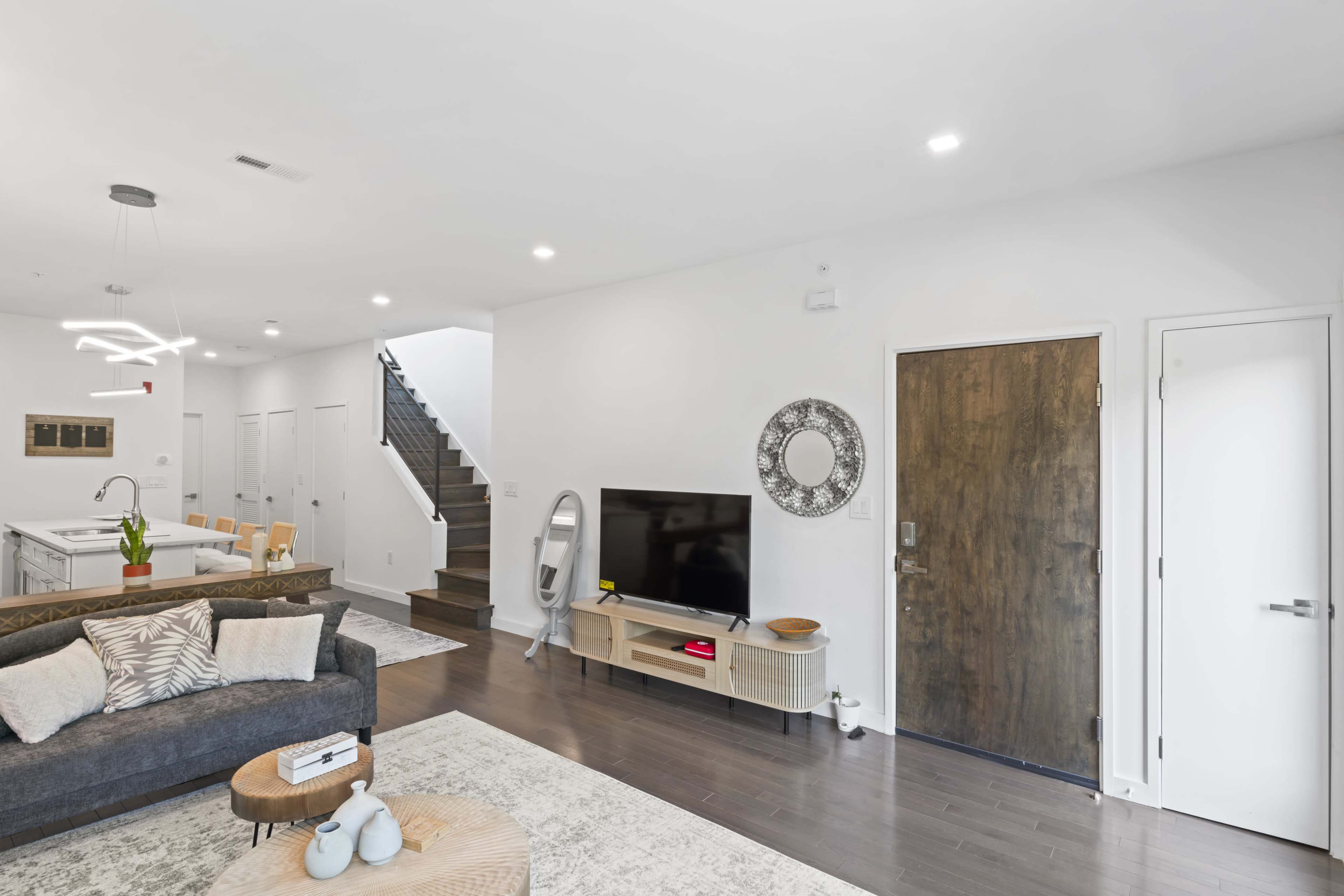 Fully furnished 3-bedroom apartment ideal for filming. Features stylish modern decor, natural light, spacious living areas, and a functional kitchen. Versatile layout perfect for a variety of scenes. Ready for cast and crew use. Image in Northeast Washington, Washington, DC
