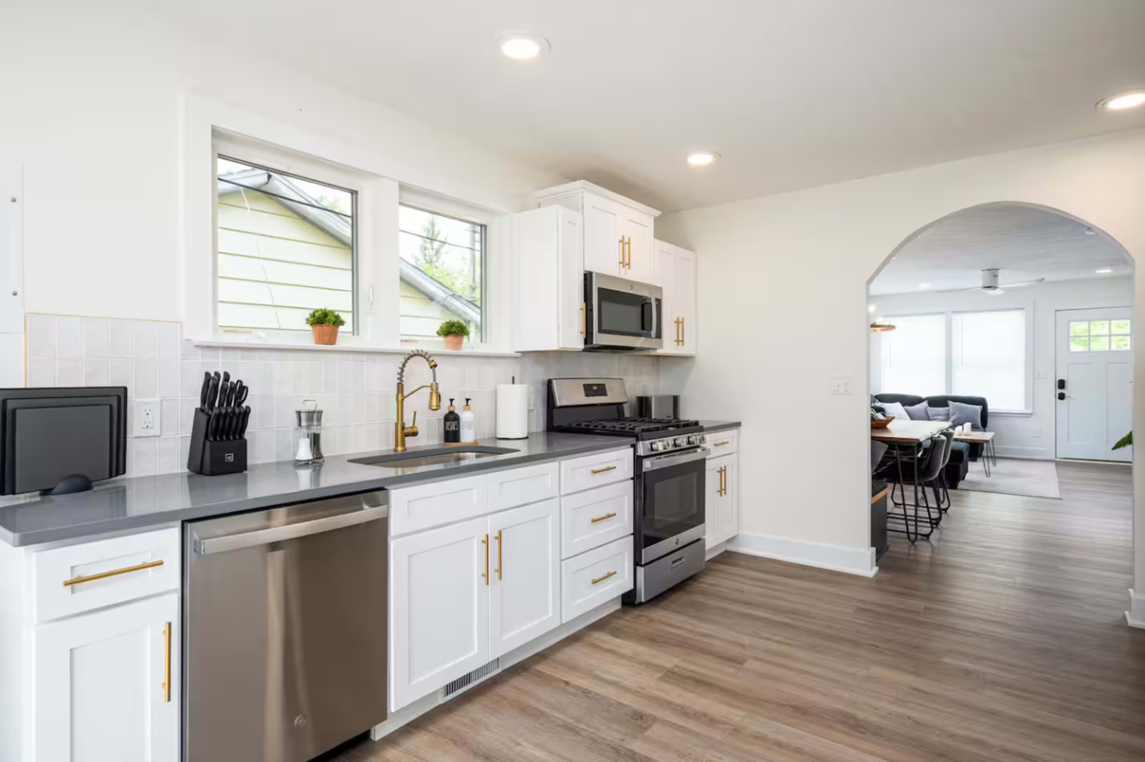 Modern, spacious, crisp Lake House with views of Jordan Lake Image in Woodland Township, Lake Odessa, MI