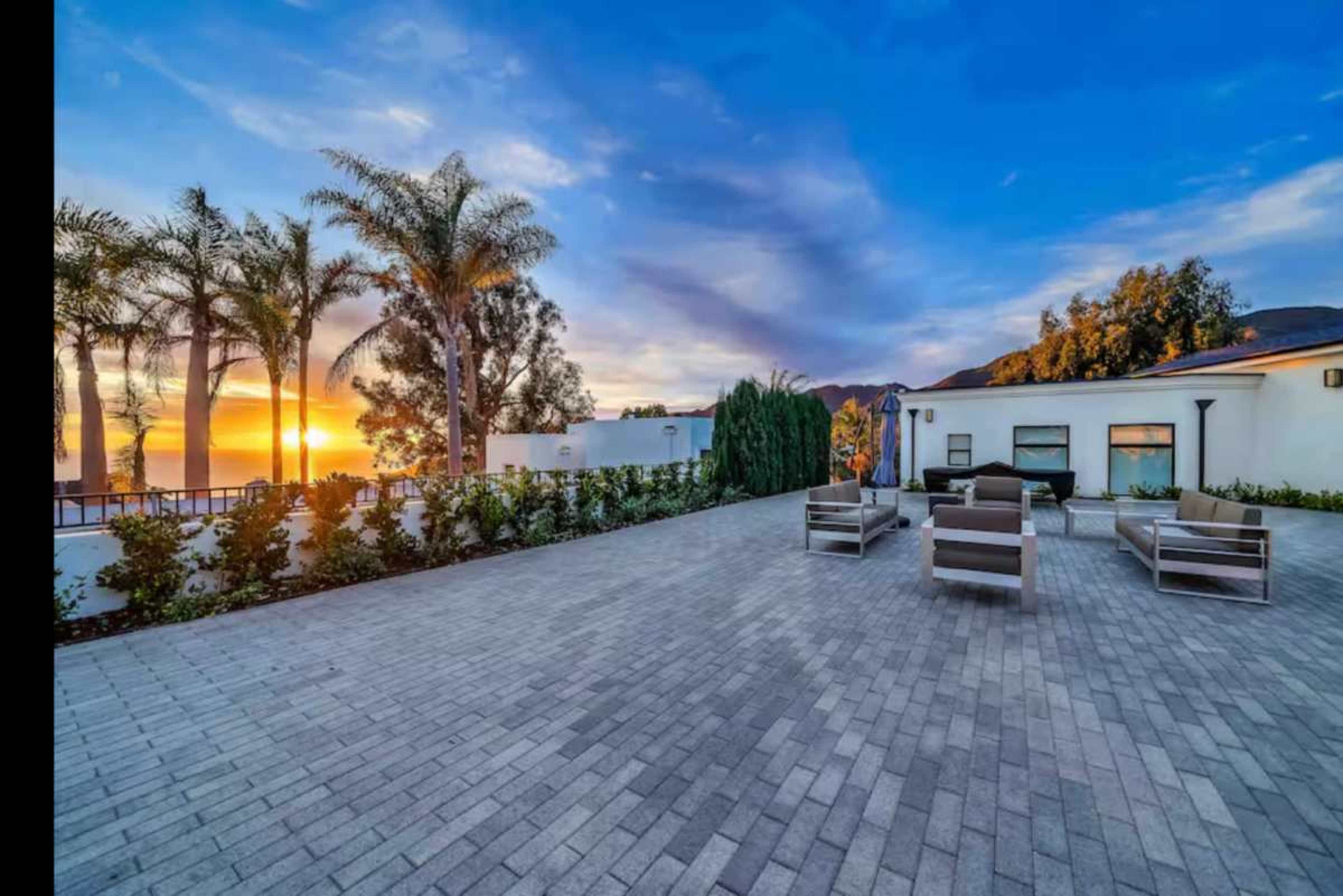 Modern Pacific Palisades Villa with Ocean Views Image in Pacific Palisades, los angeles, CA