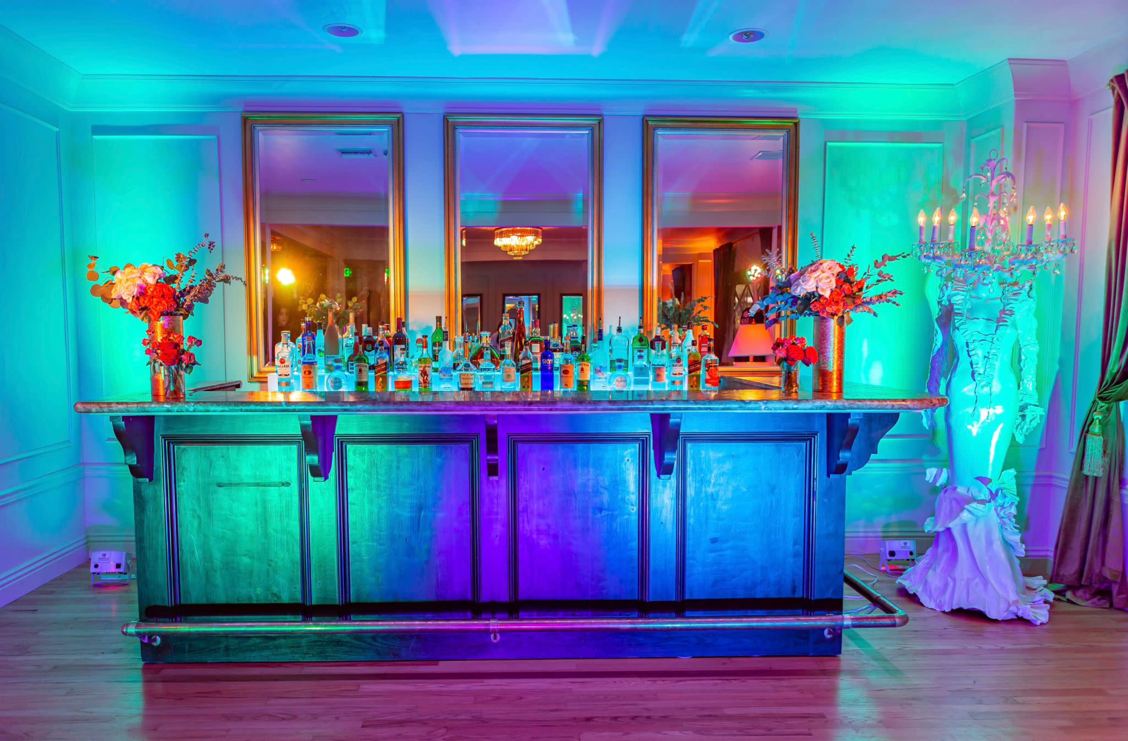 Chic Sunset Strip Lounge w/ Outdoor Patio – Ideal for Pop-Ups, Shoots & Events Image in Central LA, West Hollywood, CA