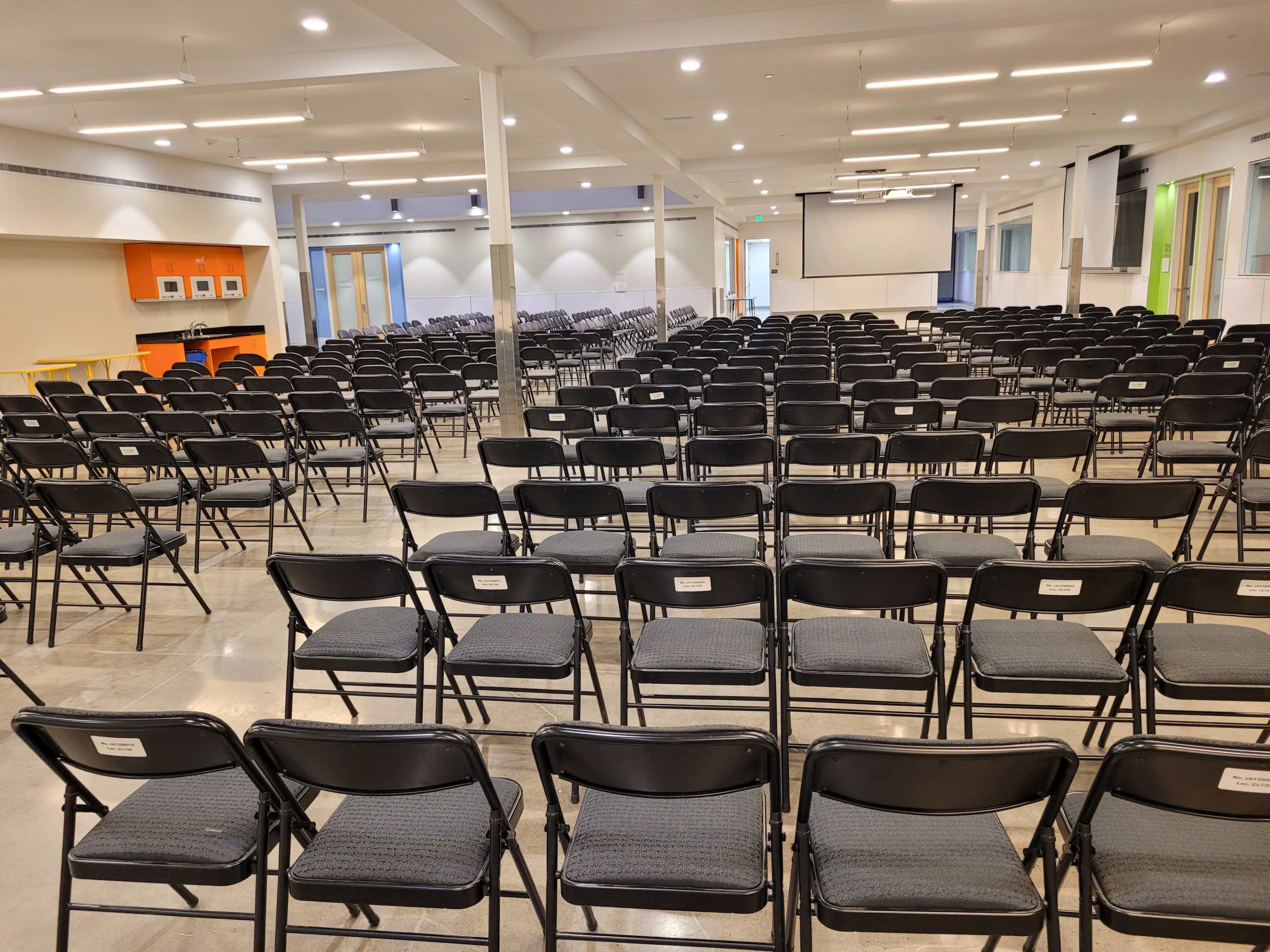 Spacious Event Area Conference/Classroom/Theater Seating Image in Berryessa, San Jose, CA