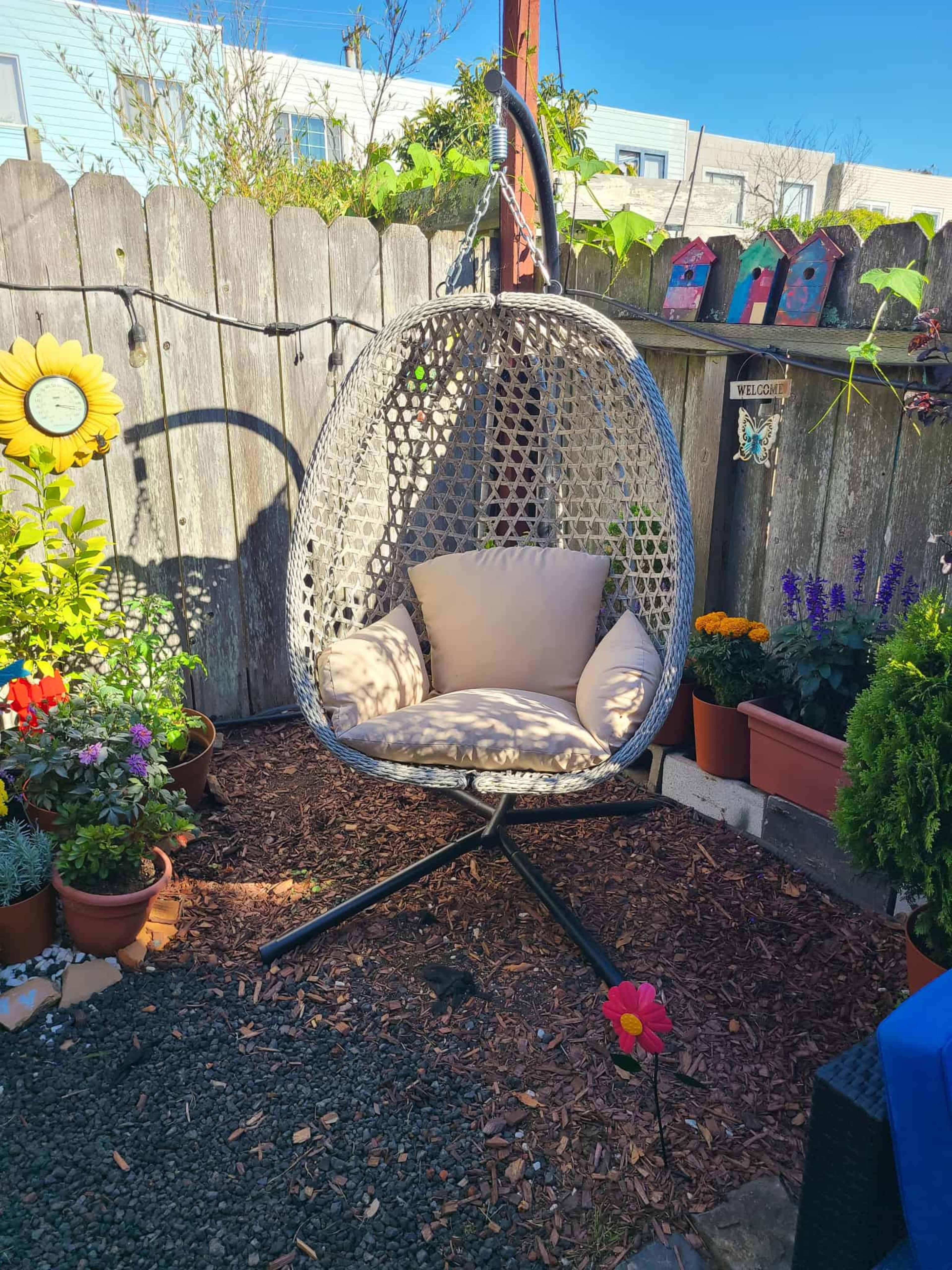 Cozy garden with lots of amenities Image in Lakeshore, San Francisco, CA