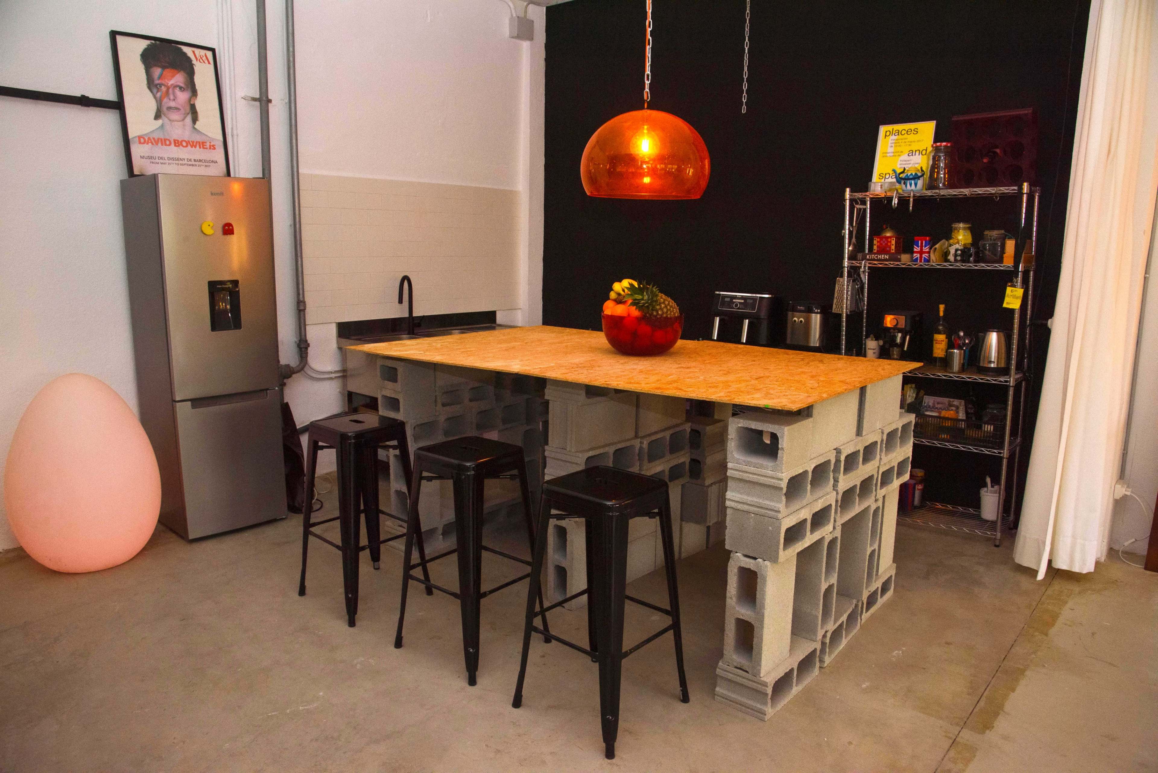 The 22 Studio – Book the Scene, Light the Vision, Build the Dream. Image in , Barcelona, B