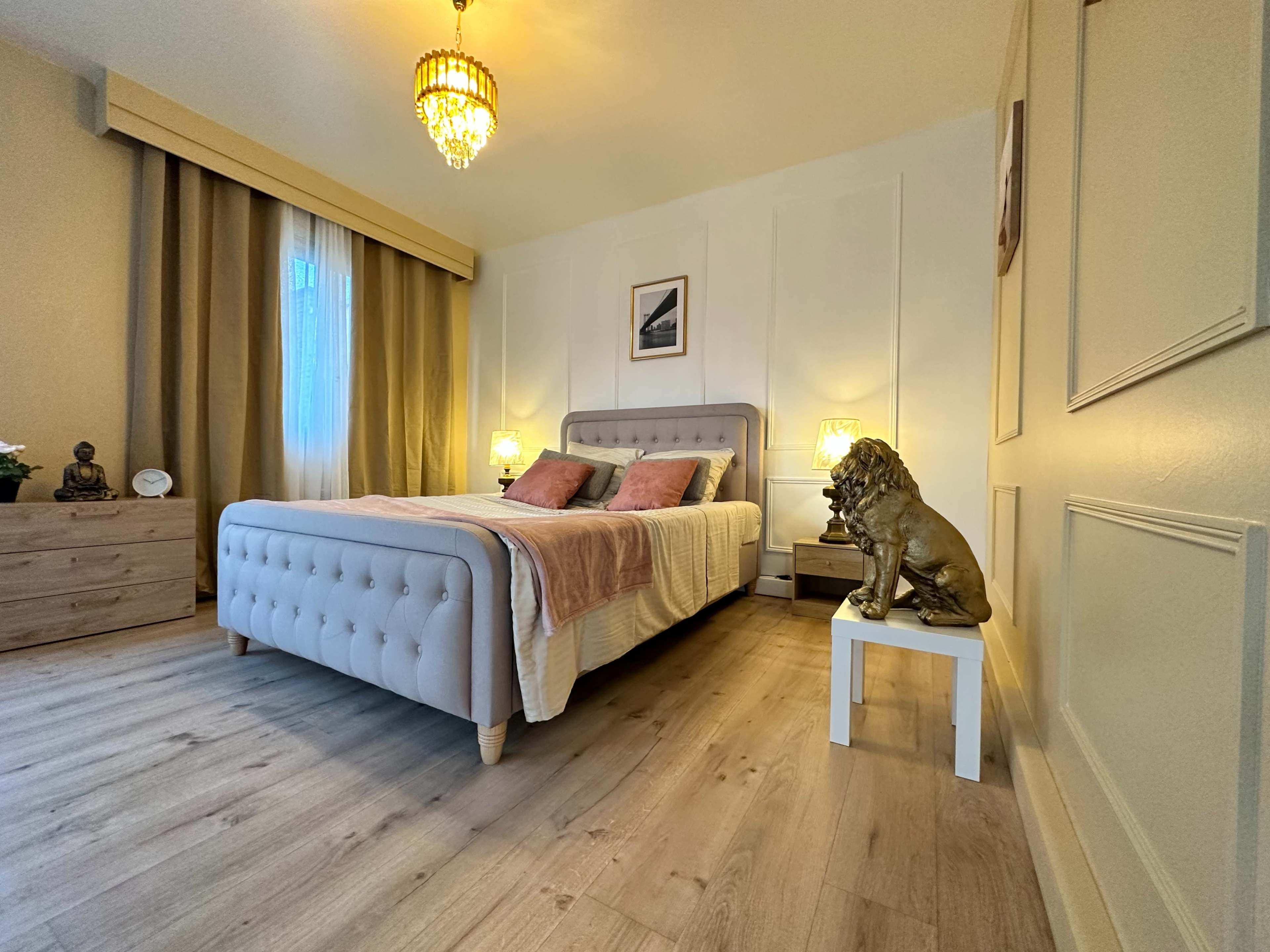 Appartement haussmannien avec chambre Image in , Chilly Mazzarin, 