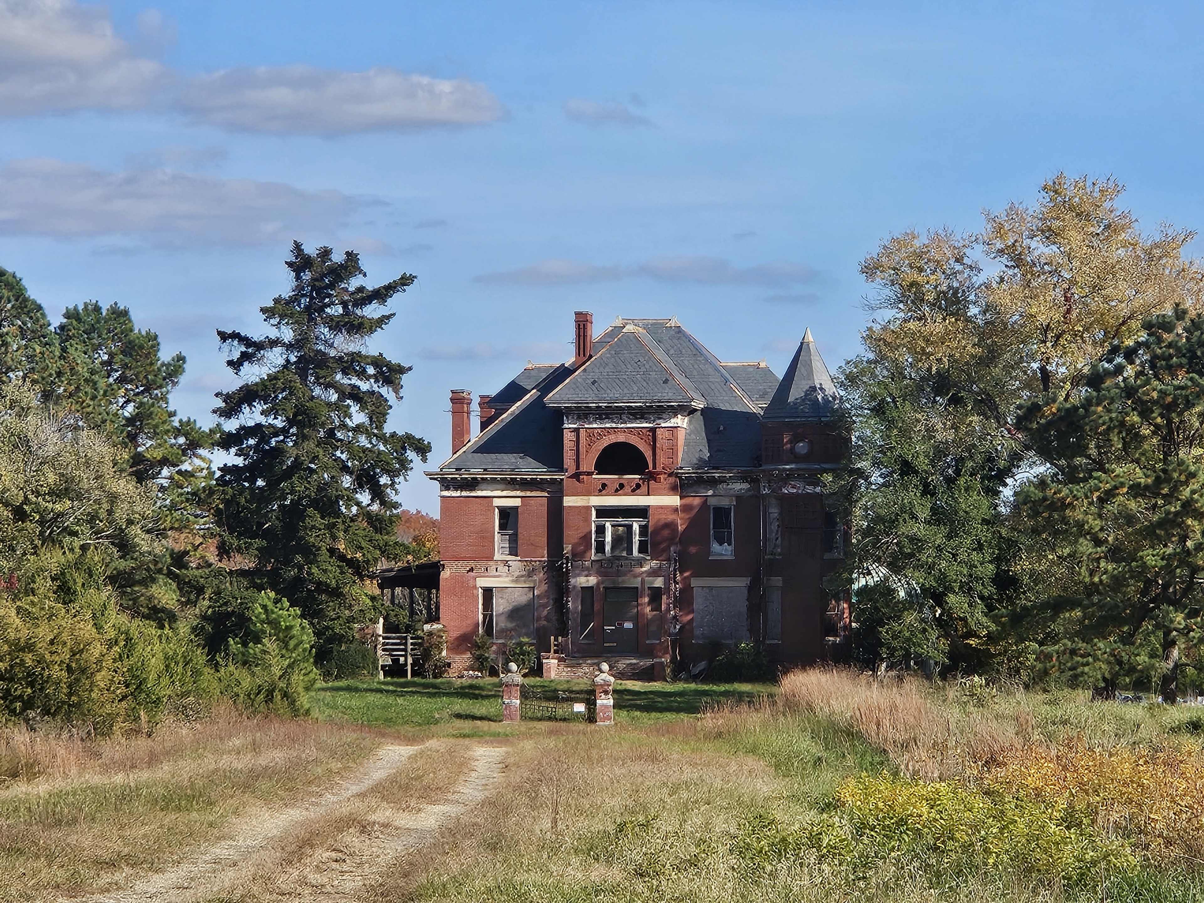 wow house on the hill ロンパース ballet 70 Abandoned Historic Victorian Mansion, Farmville, VA | Production