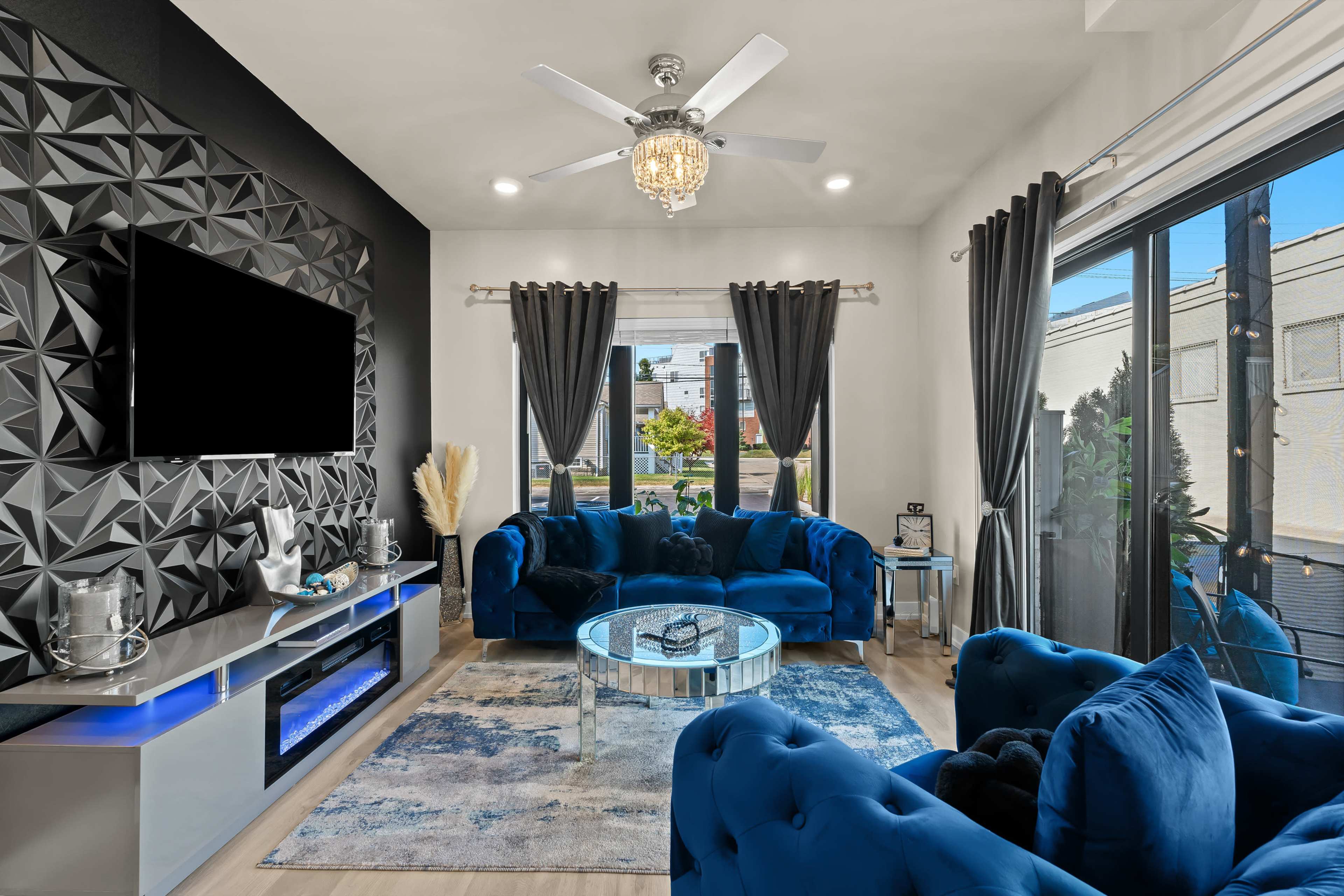 Modern Royal Oak Apartment for Meetings & Productions Image in Royal Oak, Royal Oak, MI