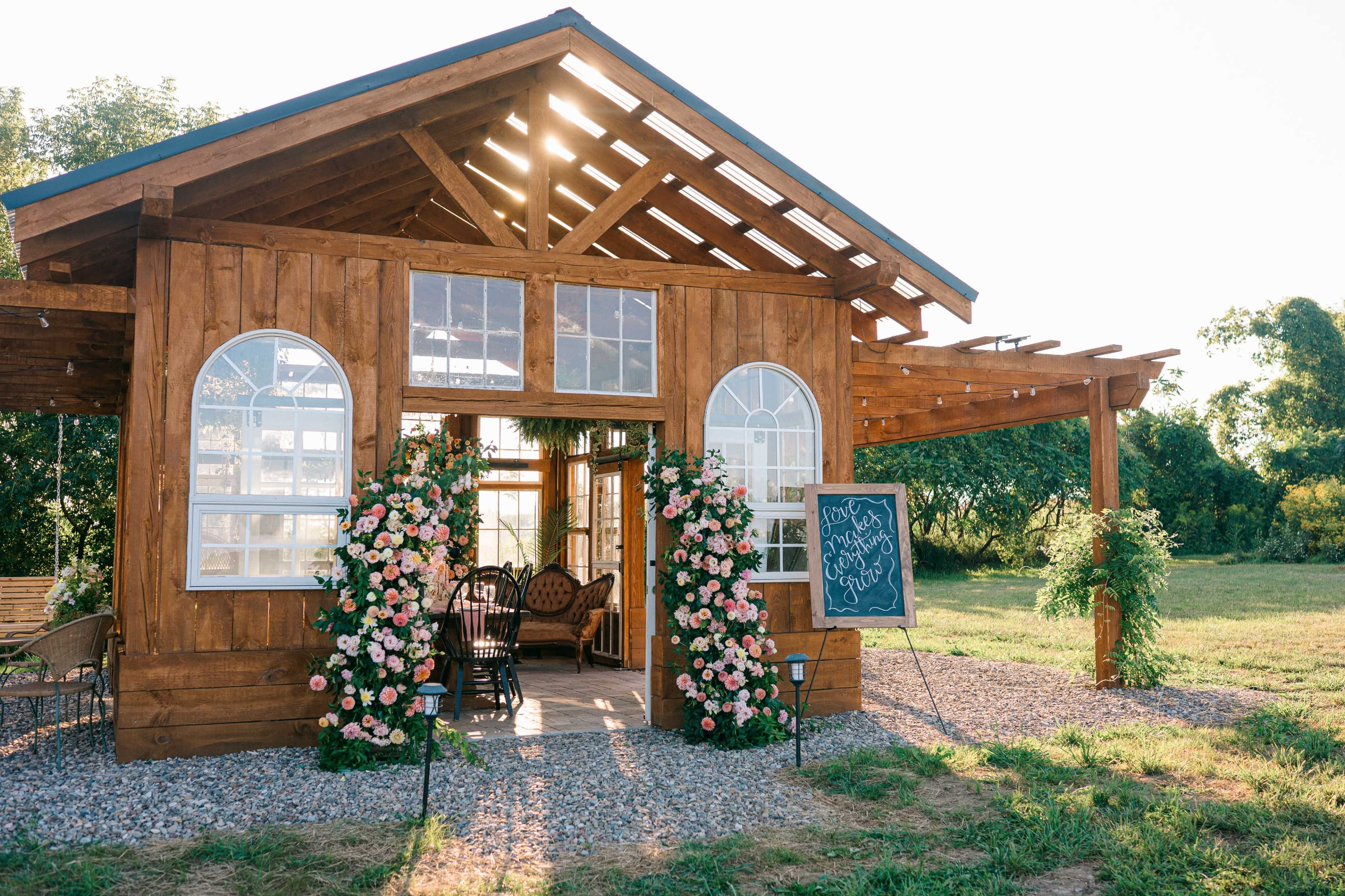 Flower Farm Glasshouse with Valley Views Image in Mohawk, Fonda, NY