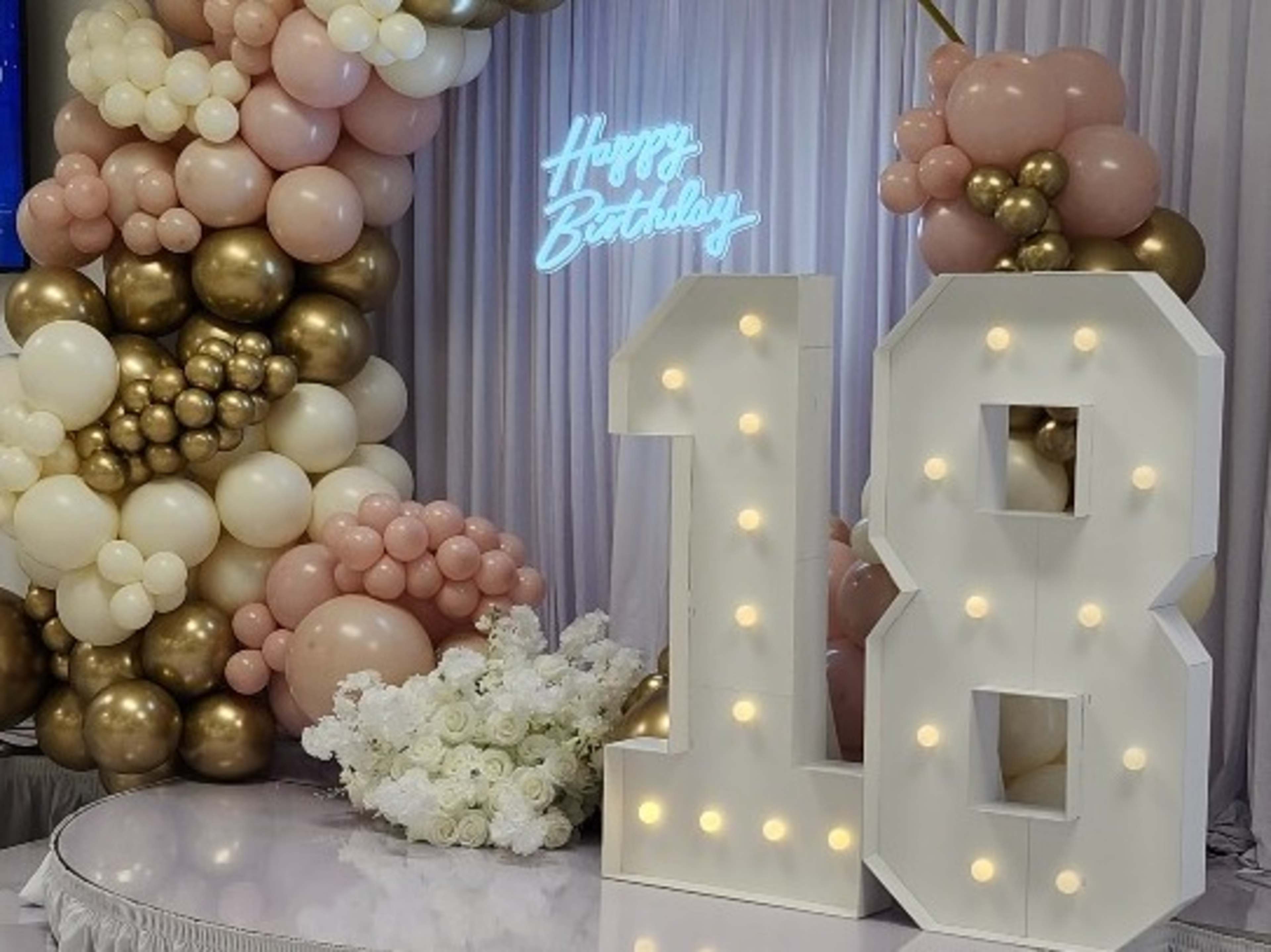 Balloon Garland and Arch