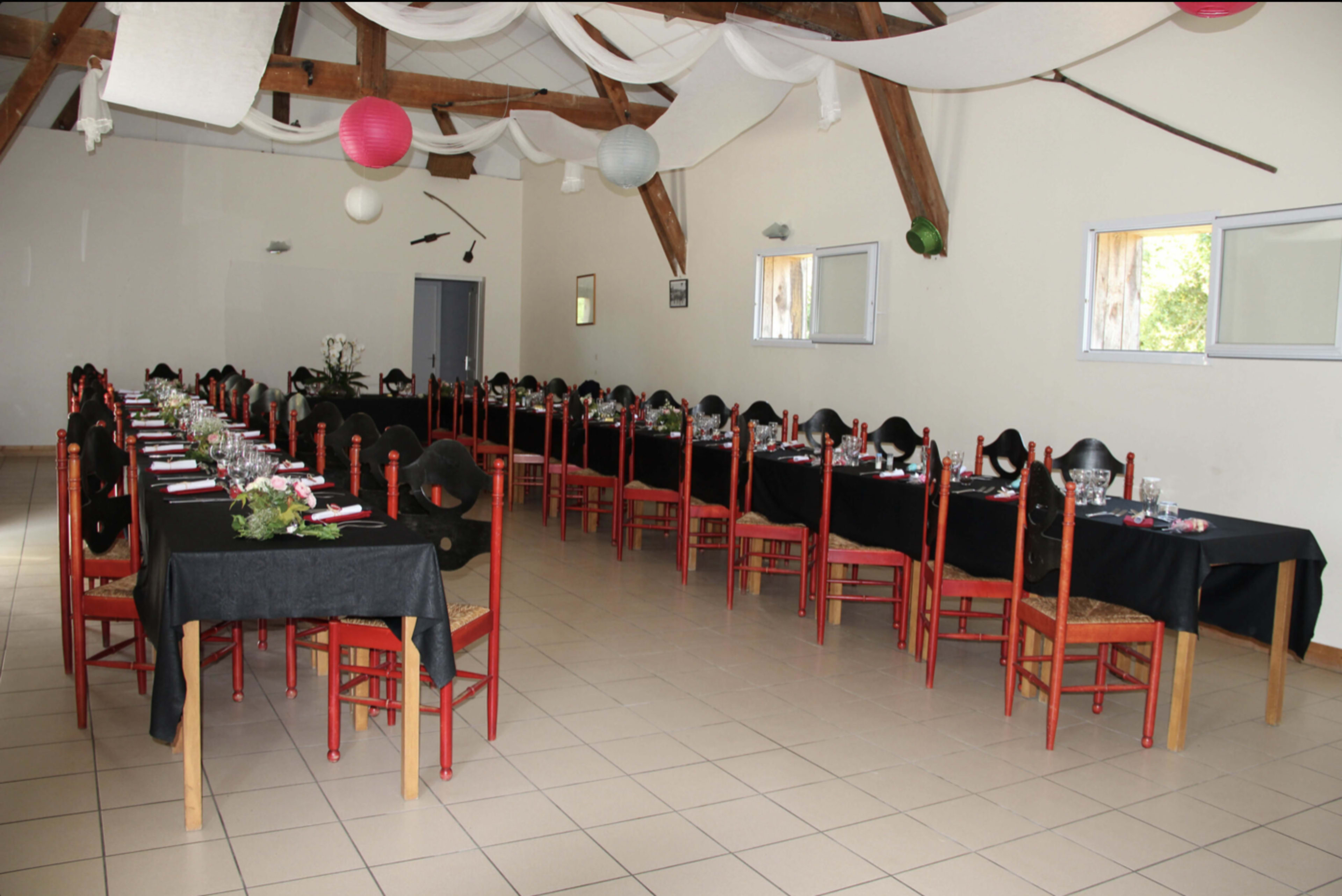 Lieu rural – Ancien séchoir rénové – Rustique & spacieux Image in , Mazères