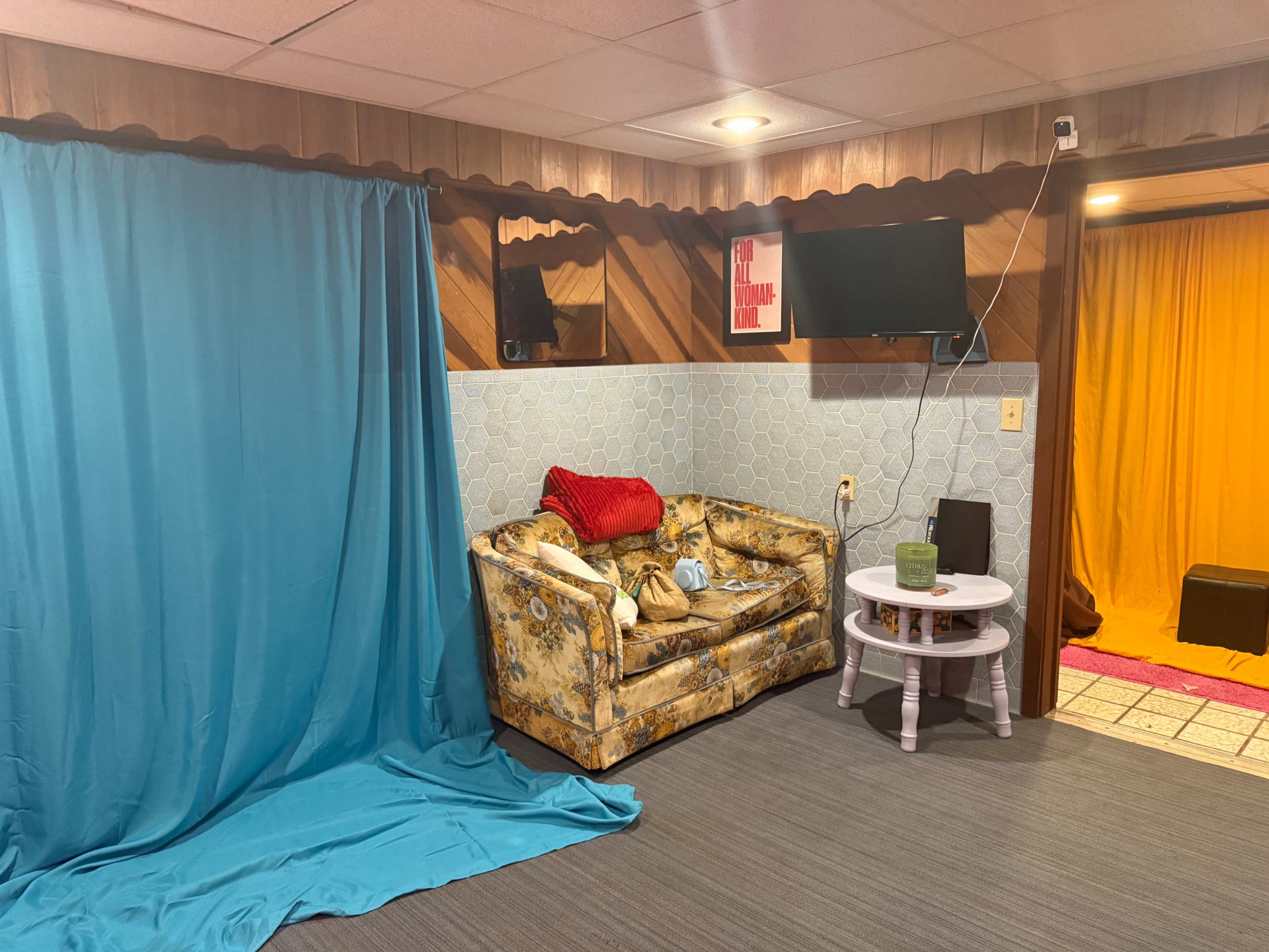 Unique photography studio with over 15 backdrops and props Image in Little Italy, Omaha, NE