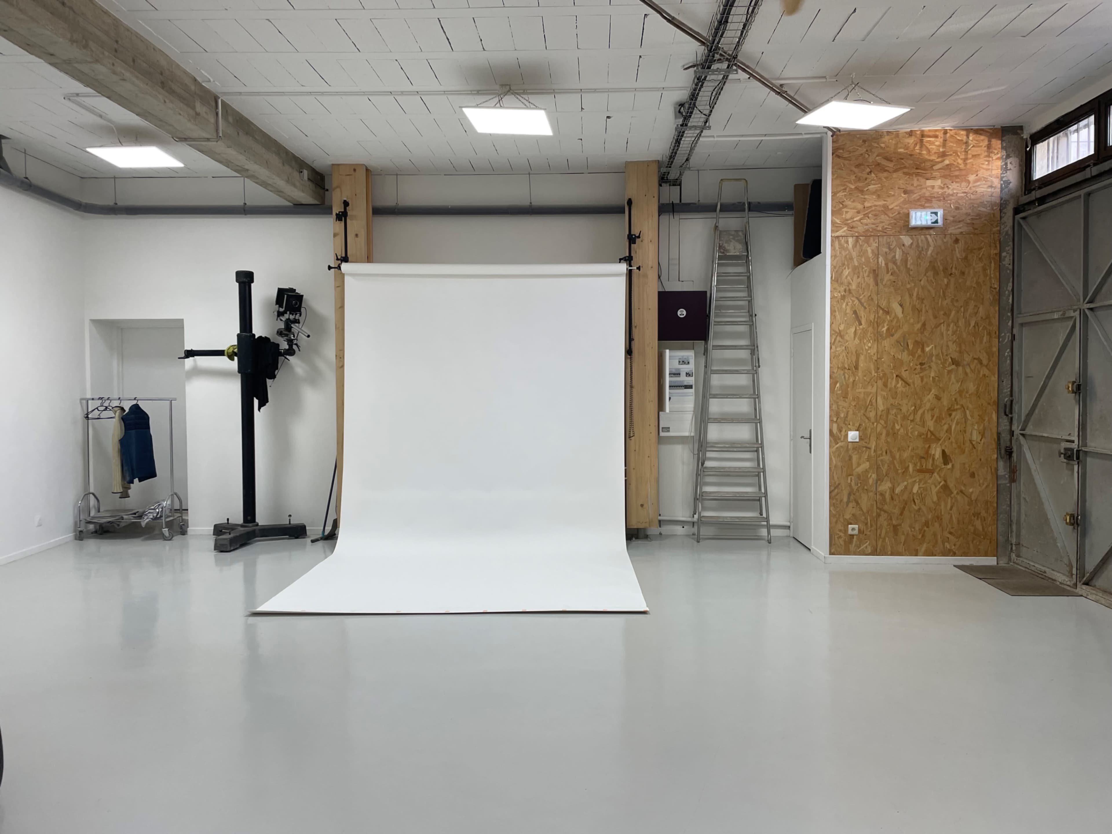 Studio de 75M2 neuf Image in , bagnolet