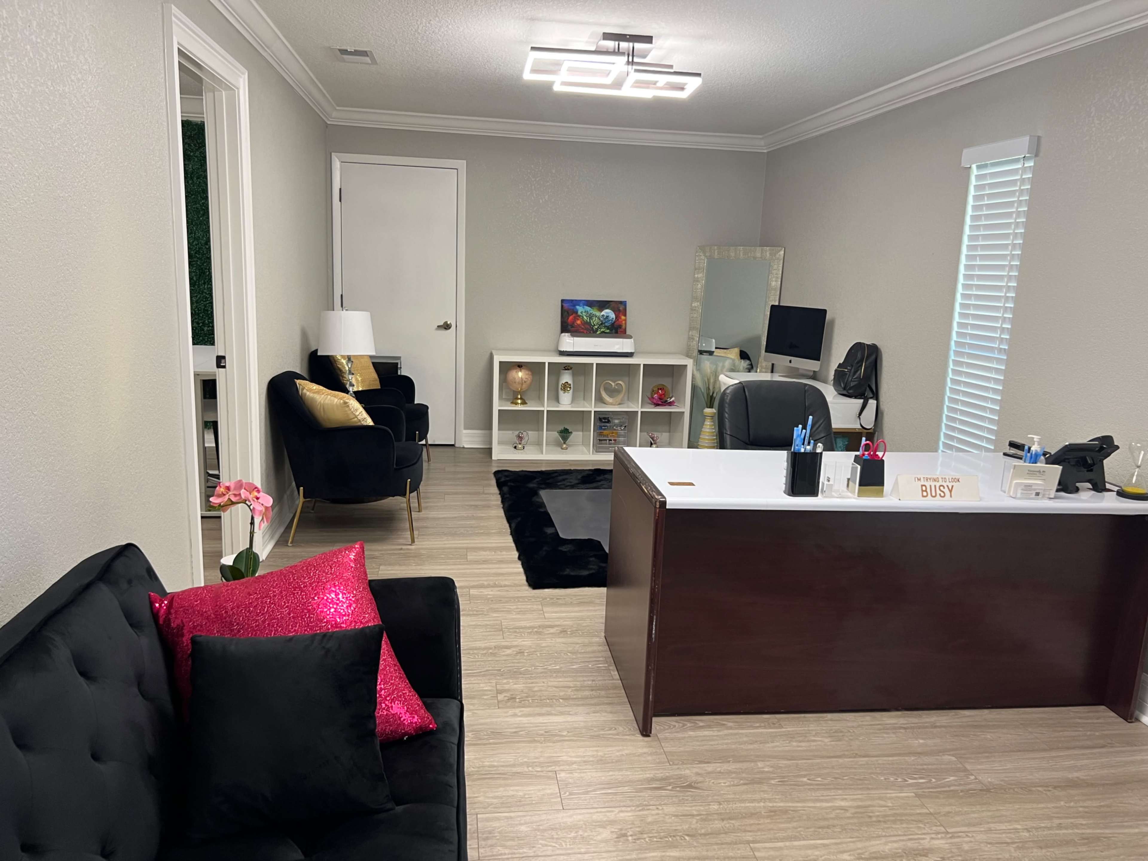 Beautiful Office Suite for Professionals Image in Brandon, Brandon, FL