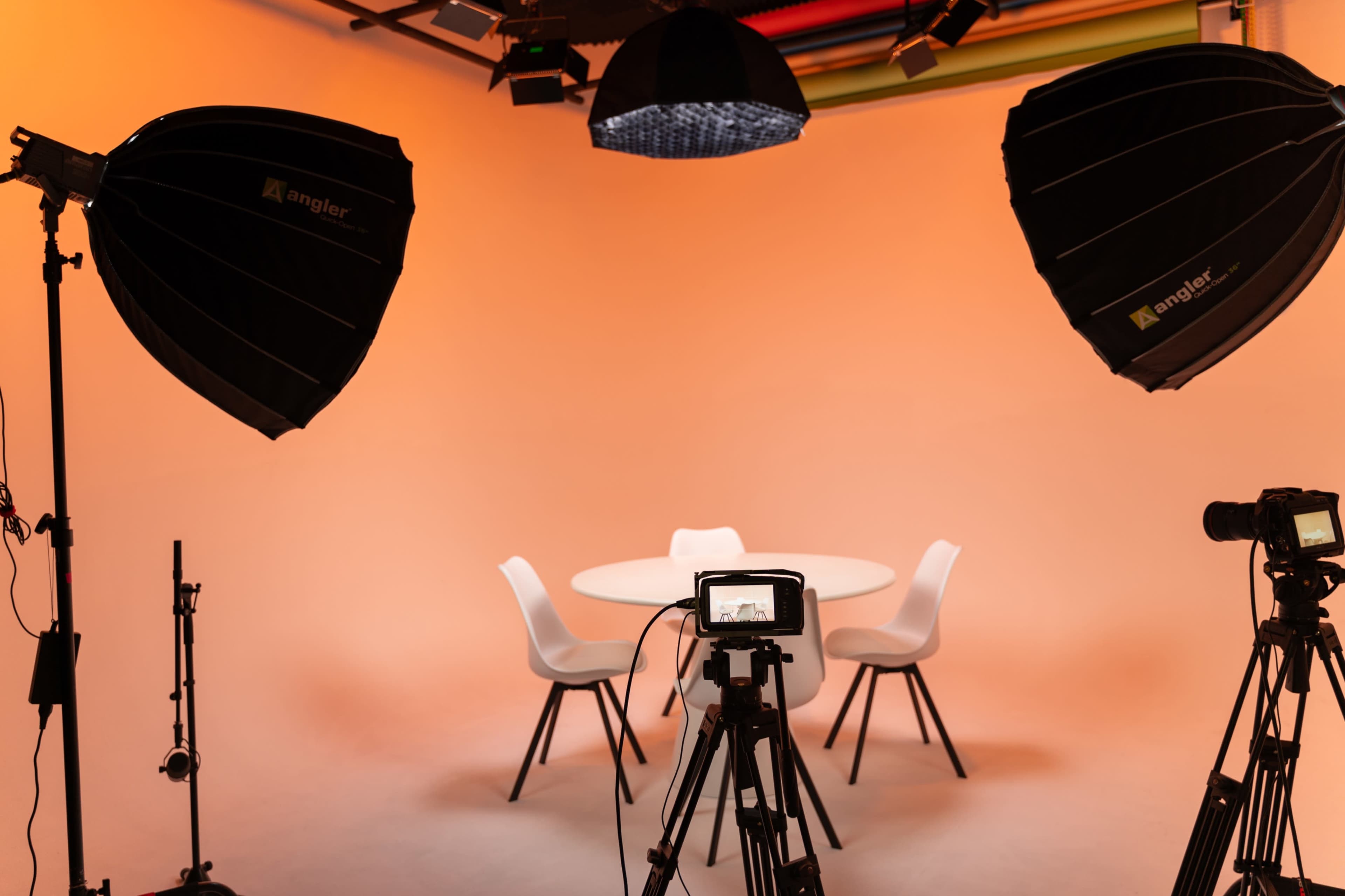 White 2-Wall Cyclorama Stage and Podcast Space | Houston Image in , Houston, TX