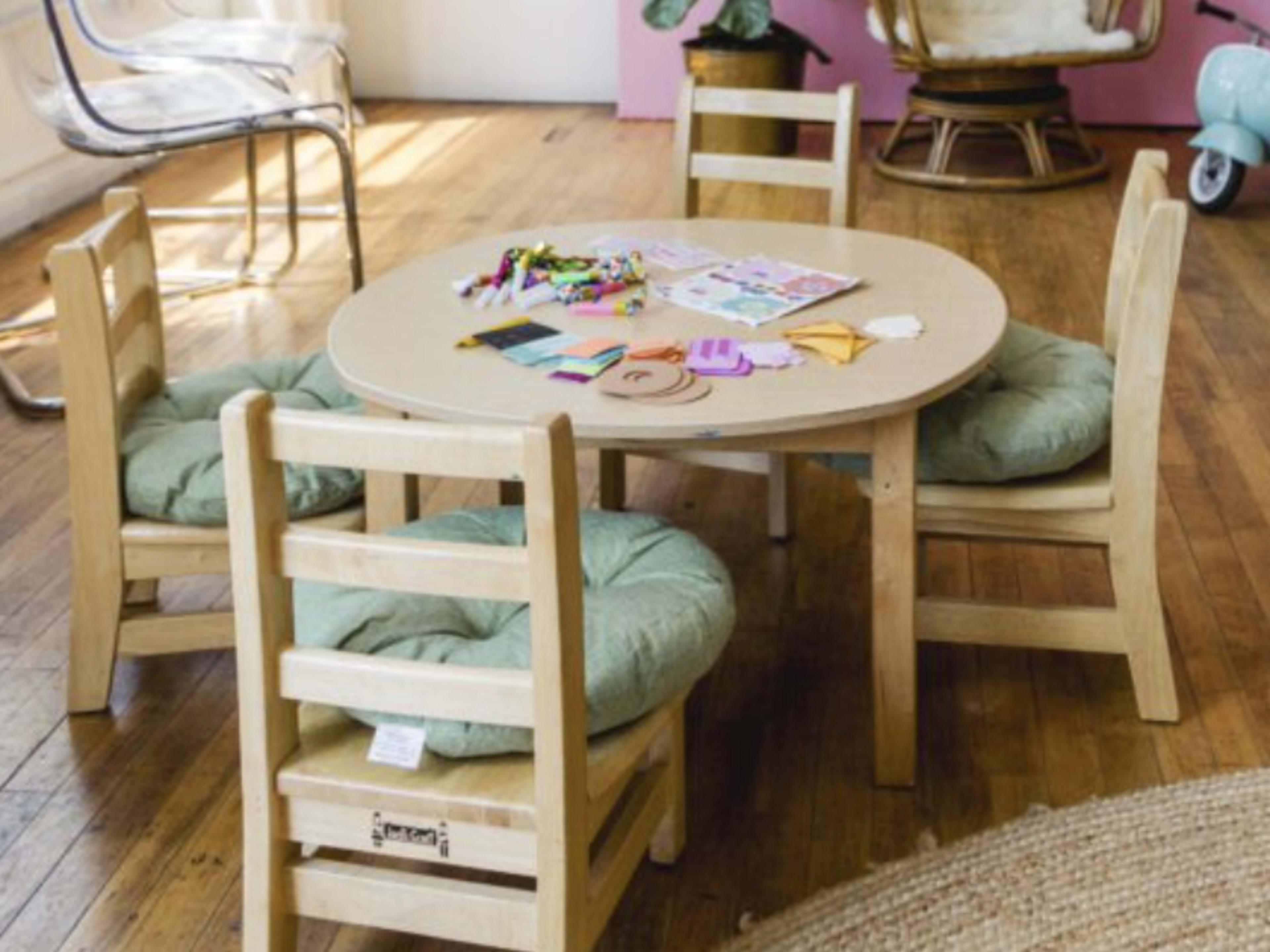 Kid's Table and Chairs