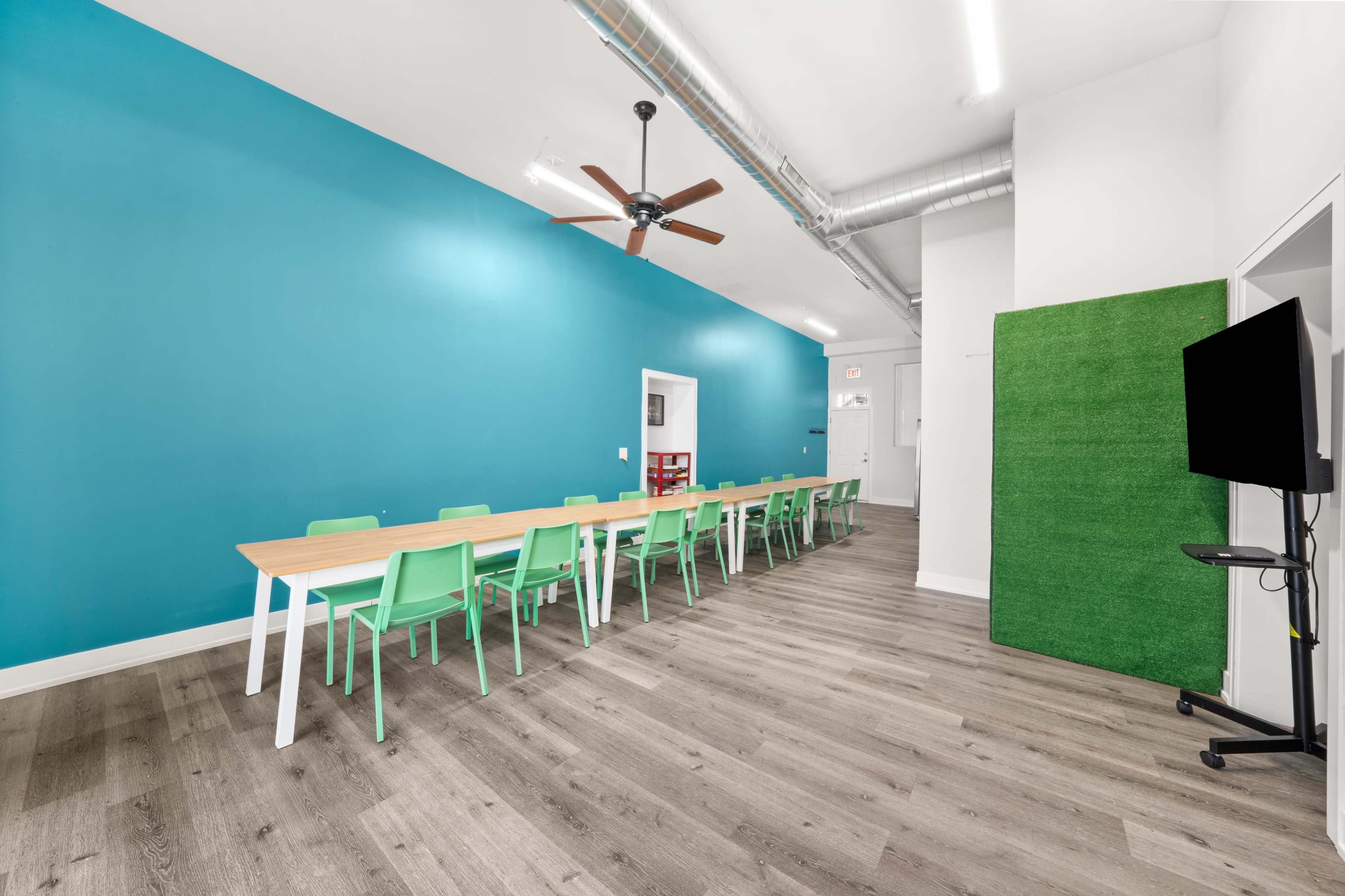 Trendy Office Space Perfect for Meetings, Events & Seminars Image in Albany Park, Chicago, IL