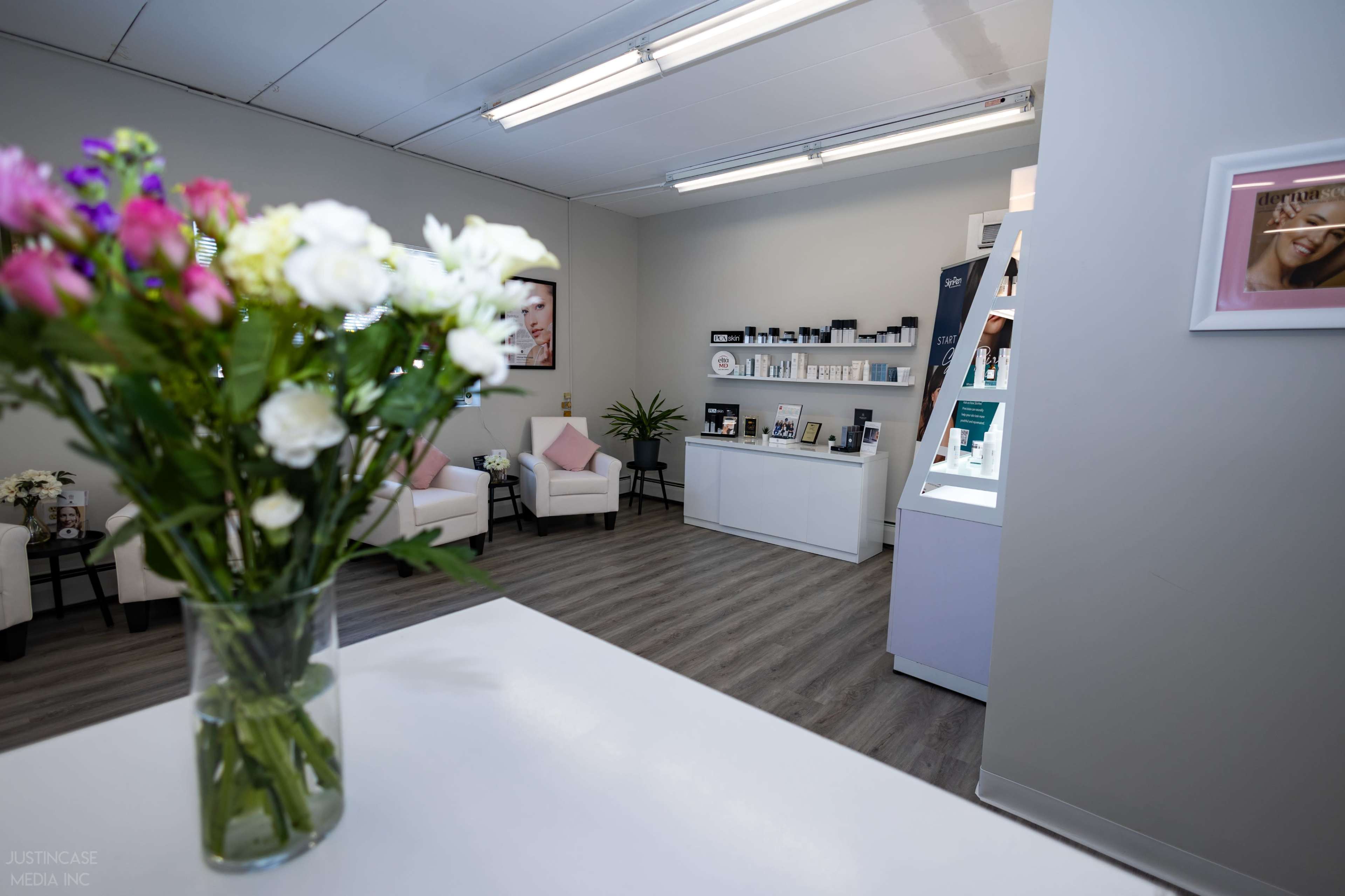 Huge,  modern/tasteful event space/classroom/Dance Studio/legal tattoo studio in urban/su urban area. Extremely easy access to I95 easy off/on within 2 minutes. Image in Pawtucket, Pawtucket, RI