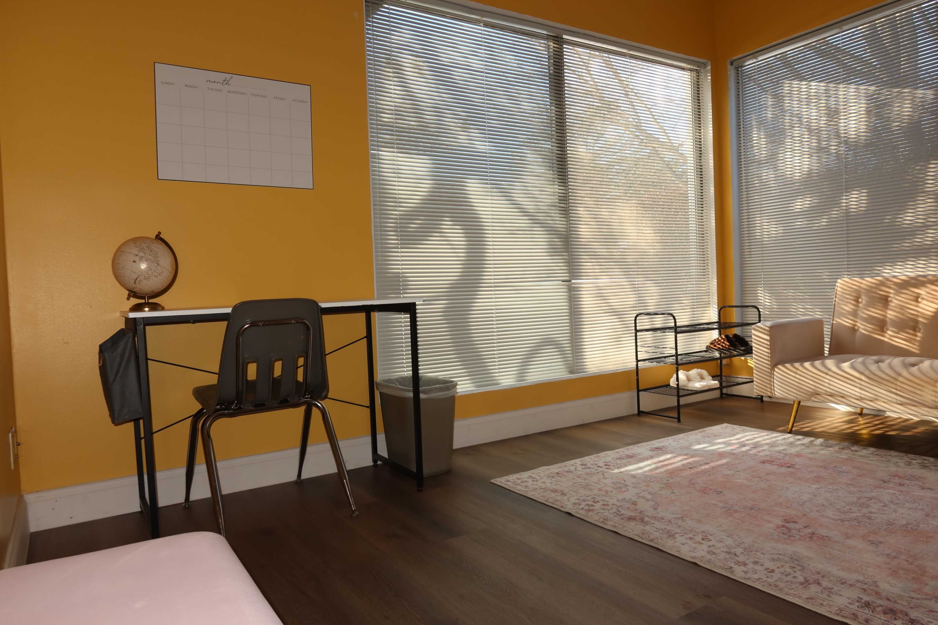 Cozy & Quiet Flex Space! Image in North Brunswick Township, North Brunswick, NJ