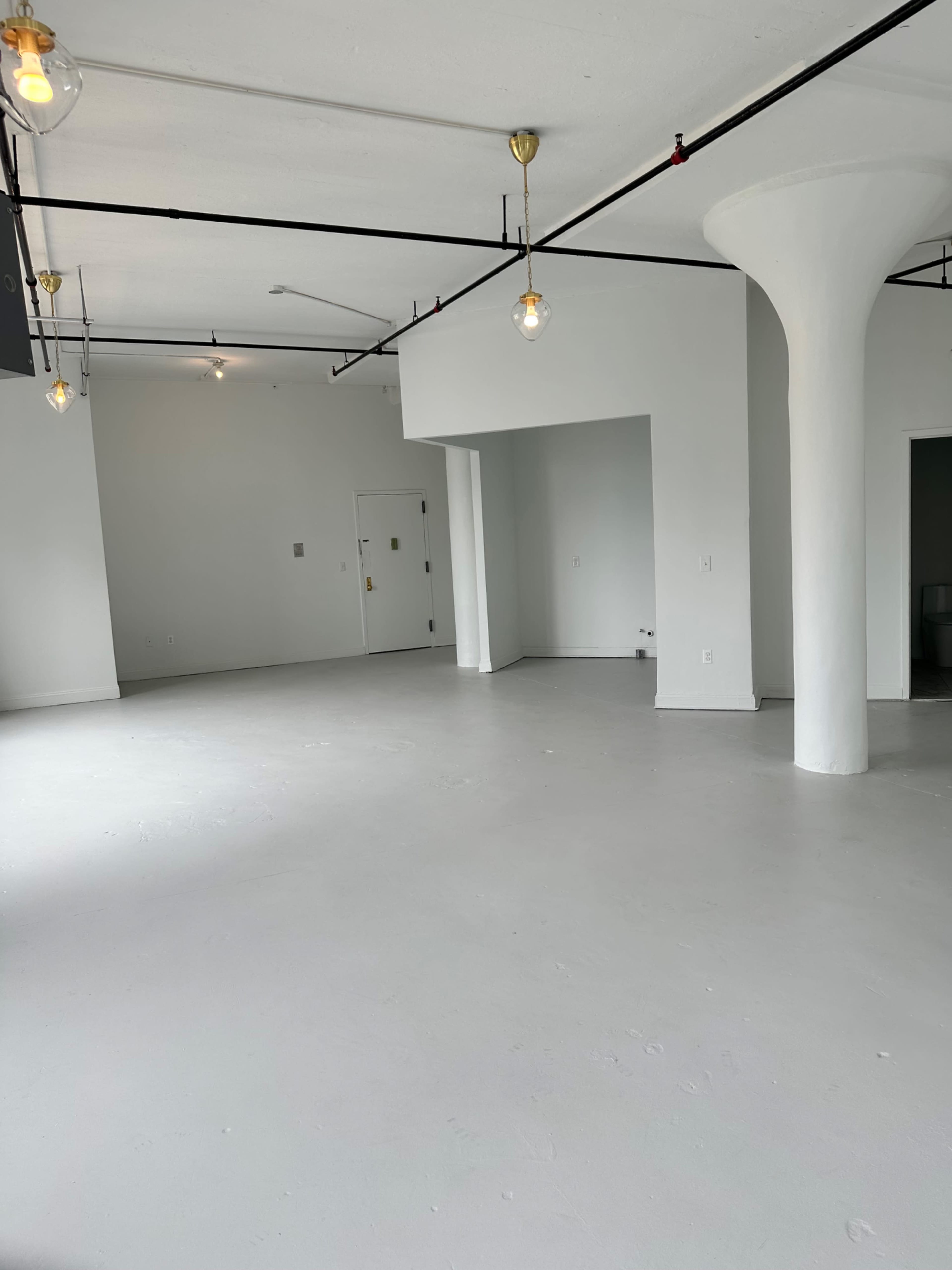 Industrial Penthouse with Skyline View Corner Image in Clinton Hill, Brooklyn, NY