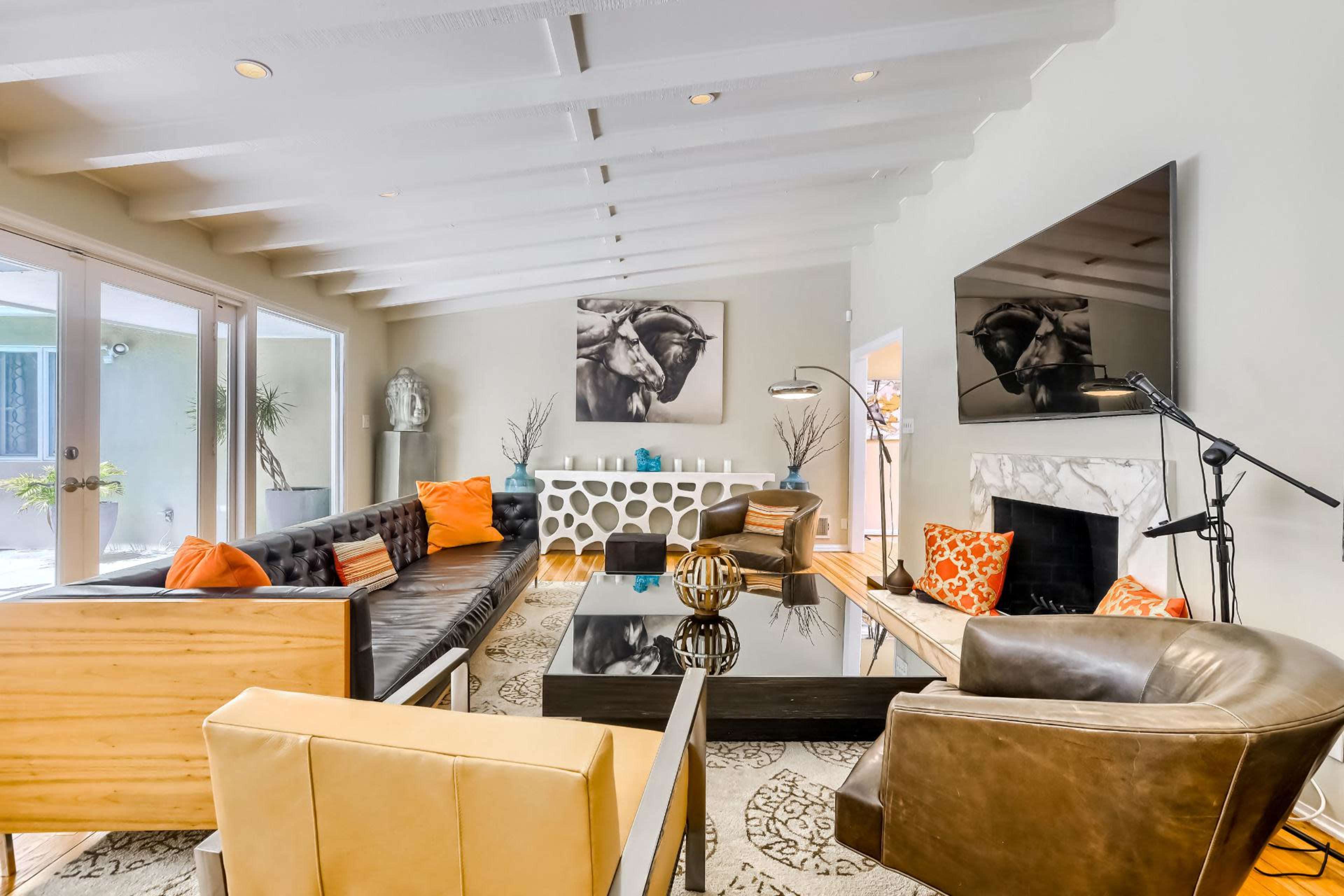 Los Angeles bright House with stunning pool and scenic backyard Image in Bel Air, Los Angeles, CA