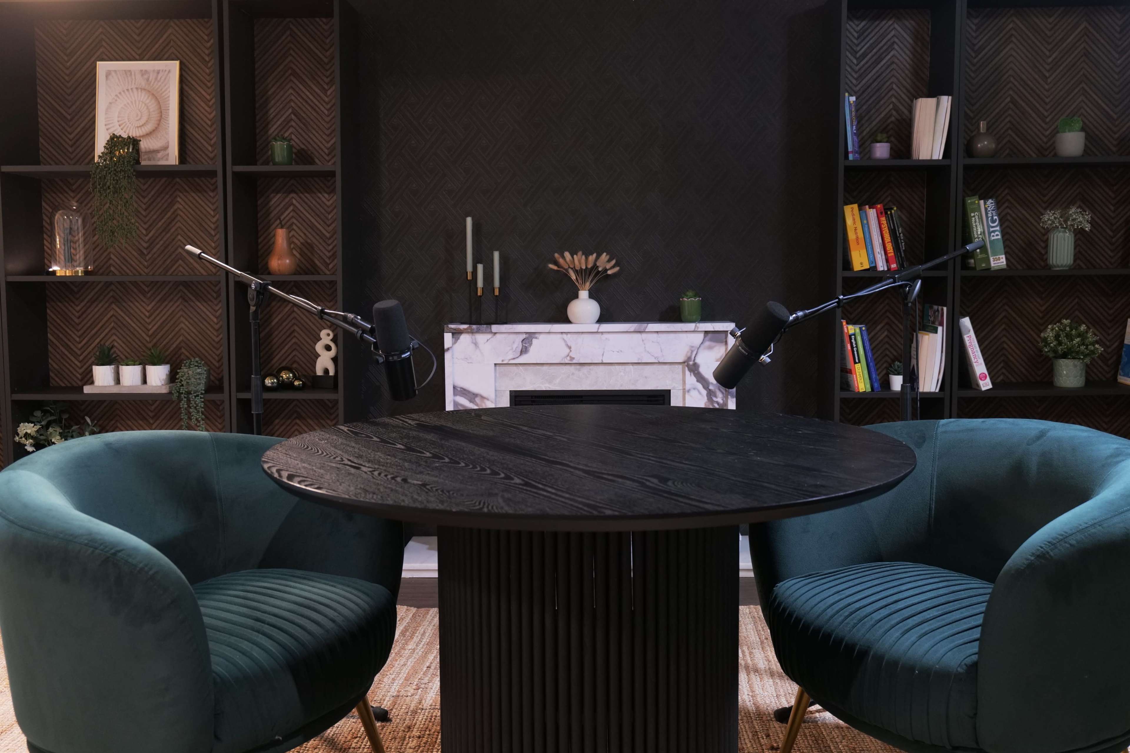 CEO Set with Fireplace and Library Image in Finchley, London, ENG