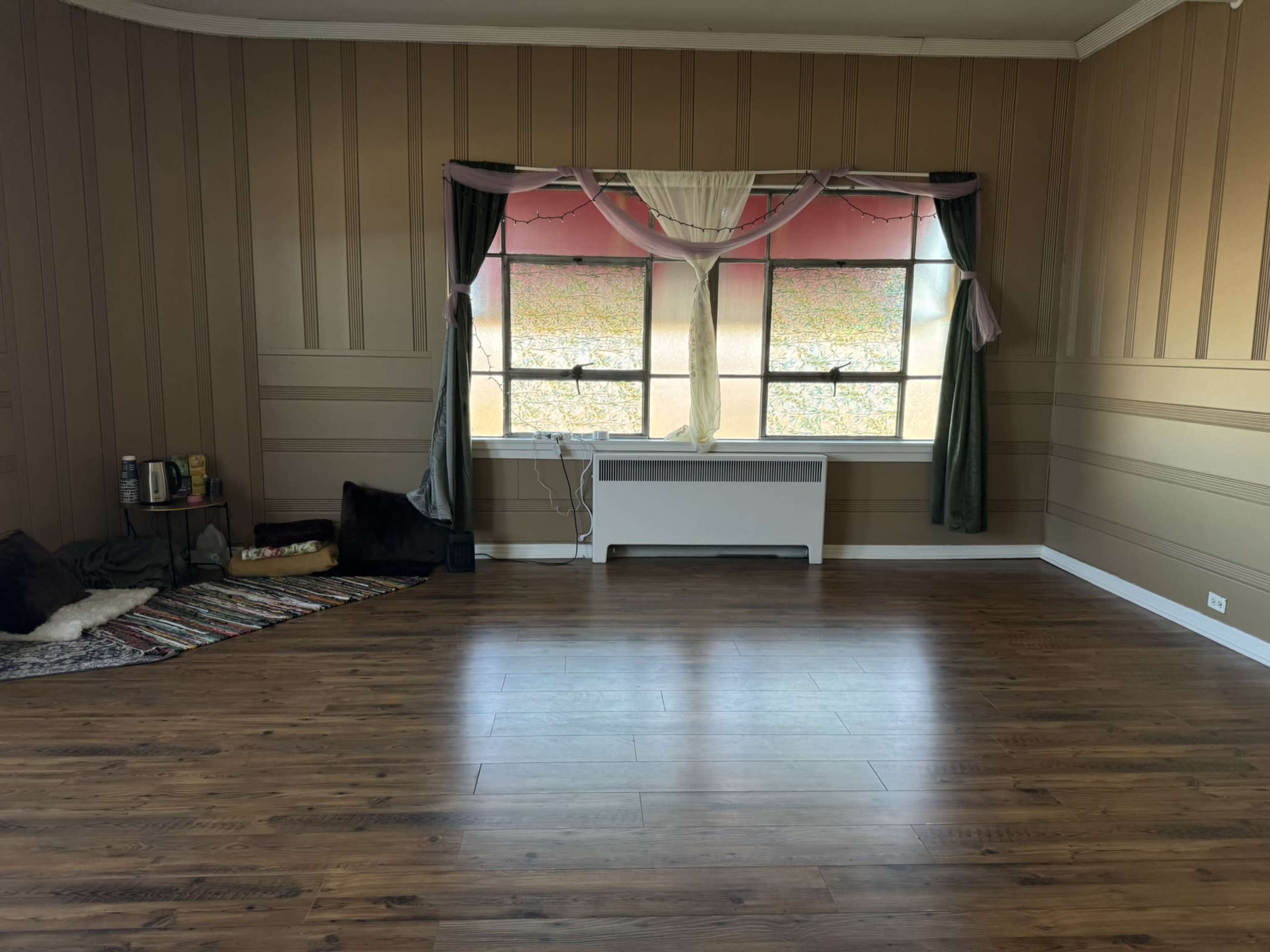 Studio with lots of natural daylight Image in Overland, Denver, CO