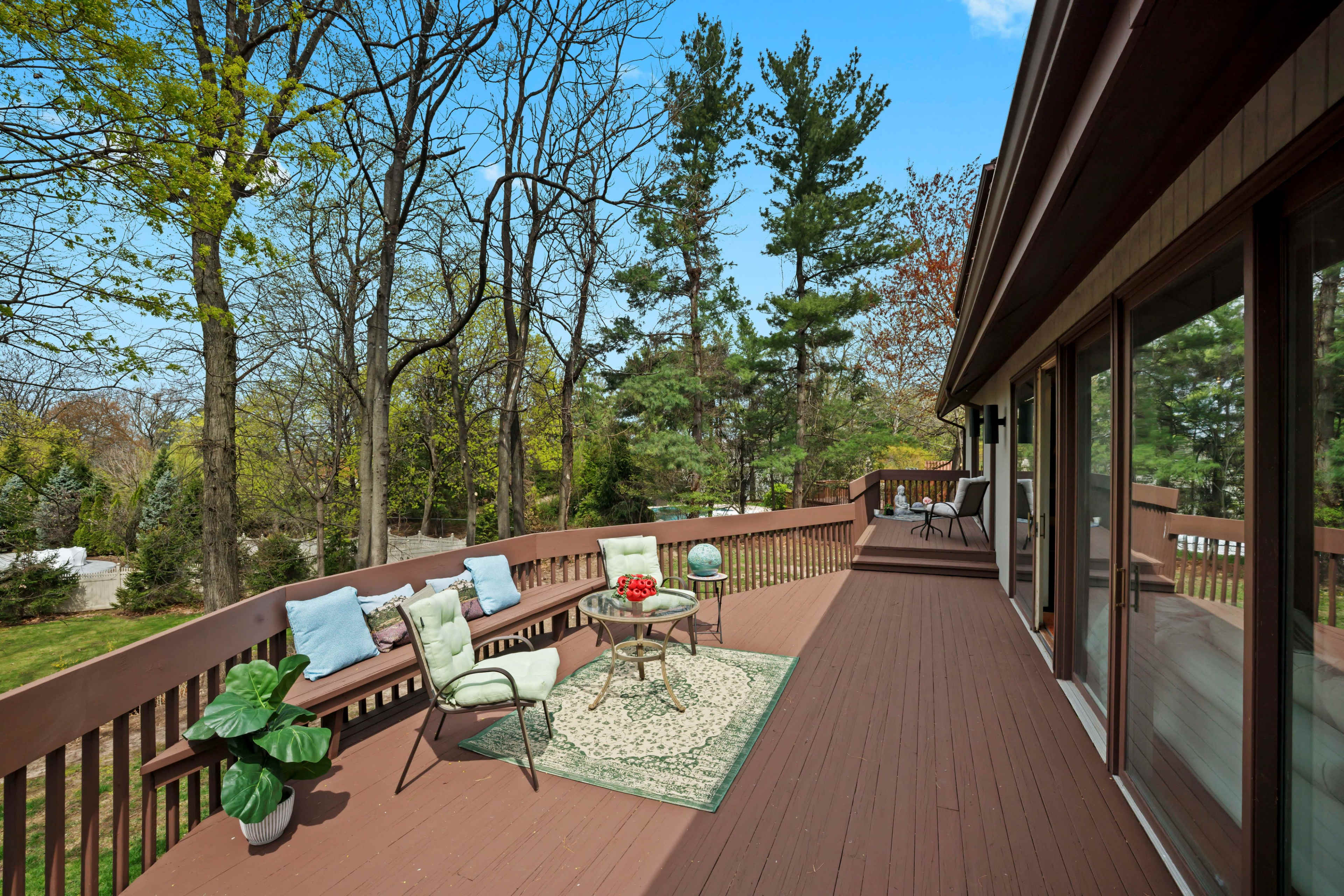 Dramatic Soaring ceilings House with lush grounds Image in Livingston, Livingston, NJ