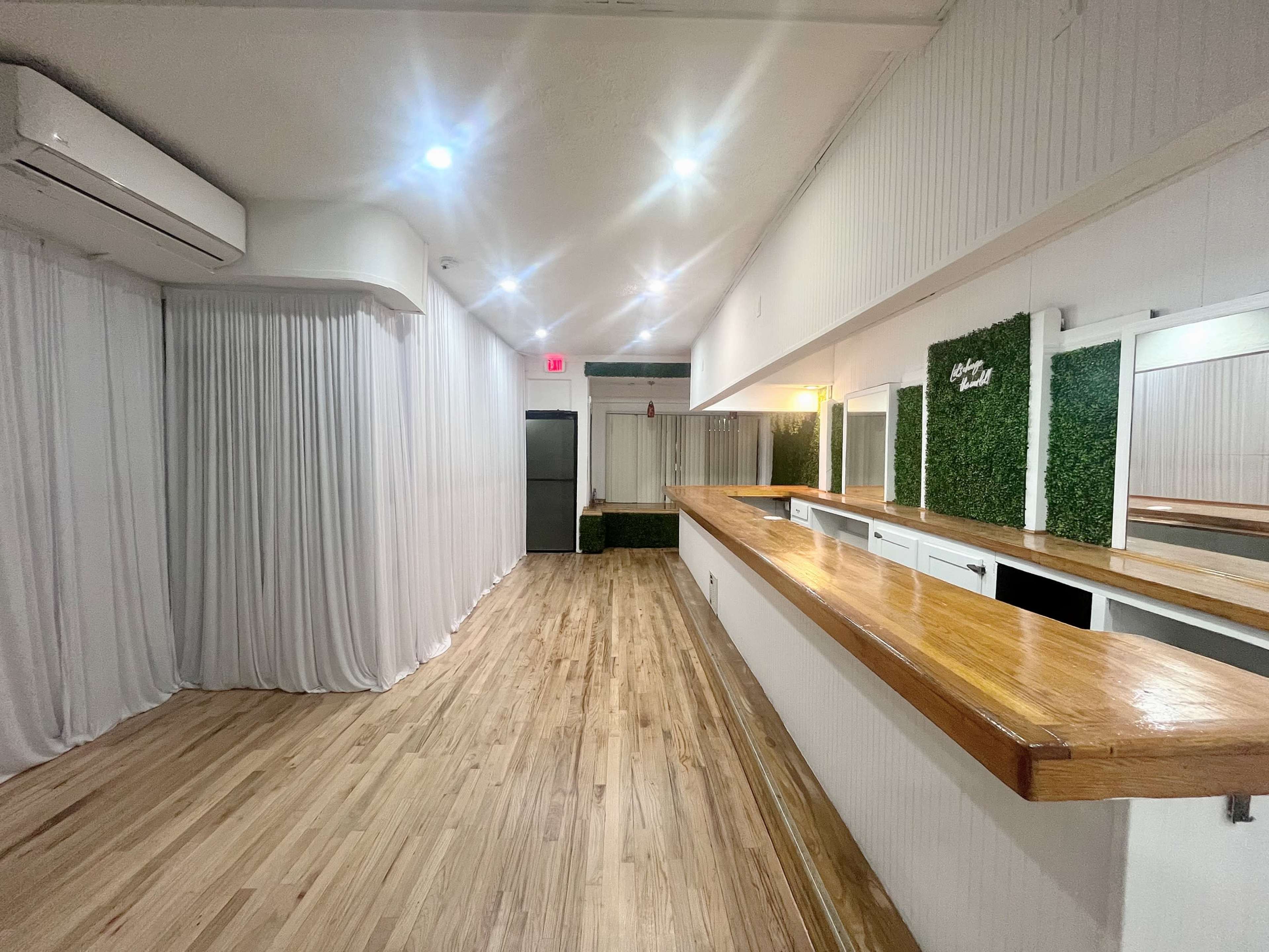 Serene Garden-Themed Event Space with Full Bar and Versatile Amenities Image in Hempstead, Elmont, NY