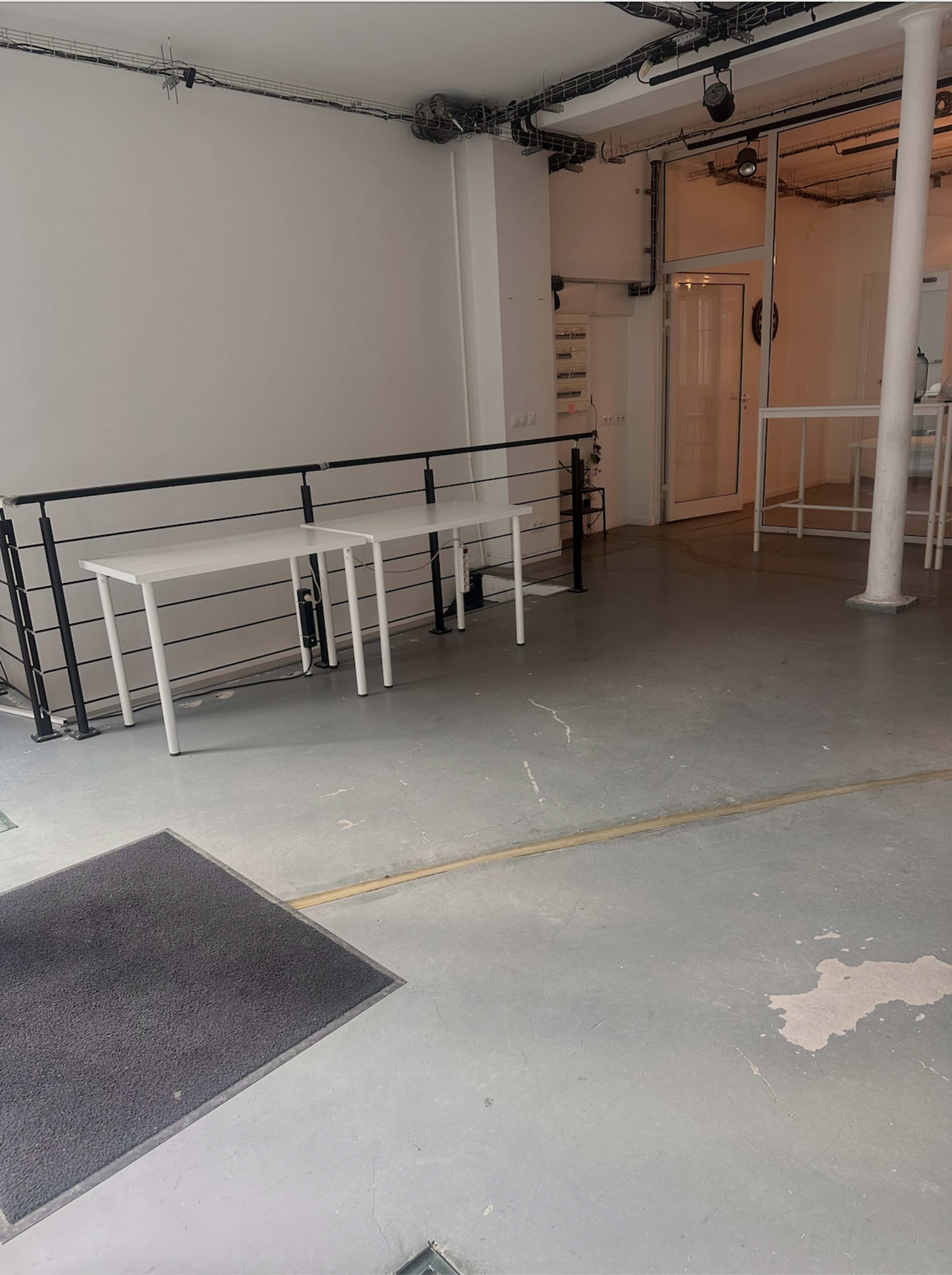 Showroom ''Espace polyvalent'' 10eme paris Image in St Vincent de Paul, paris