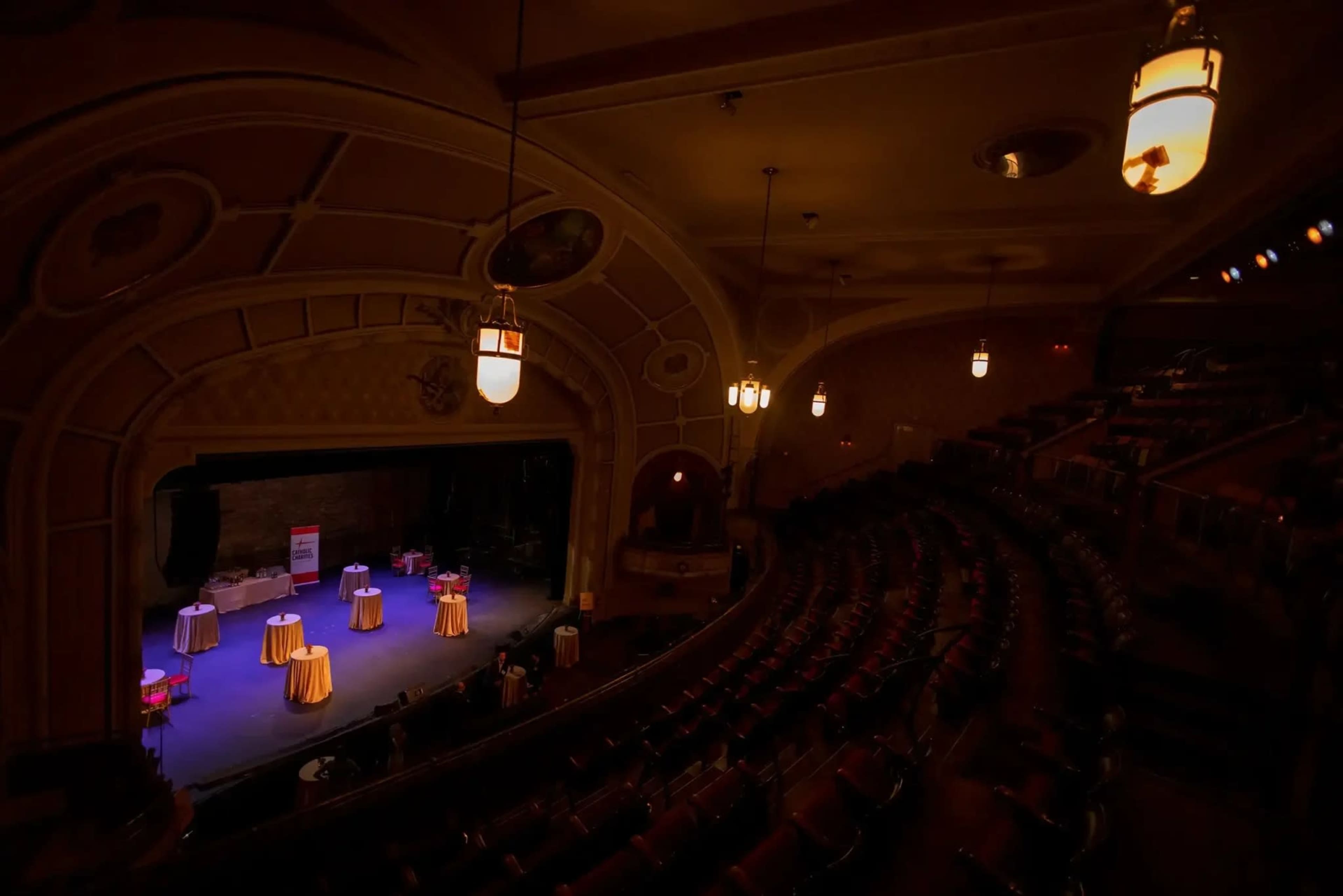 Historic Off-Loop Theater Image in Lake View, Chicago, IL