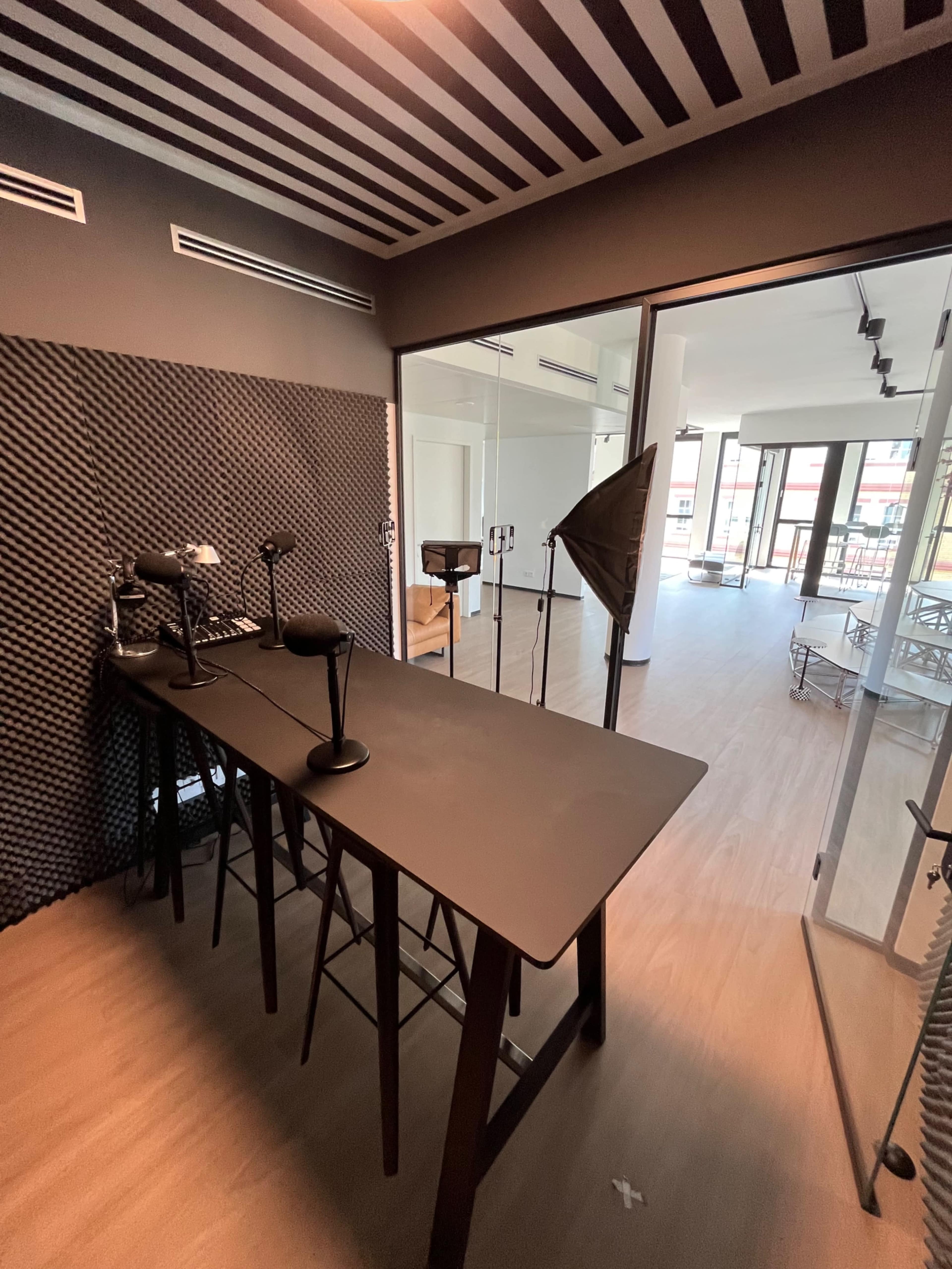 🎙️ Podcast Studio in Düsseldorf Image in Derendorf, Düsseldorf
