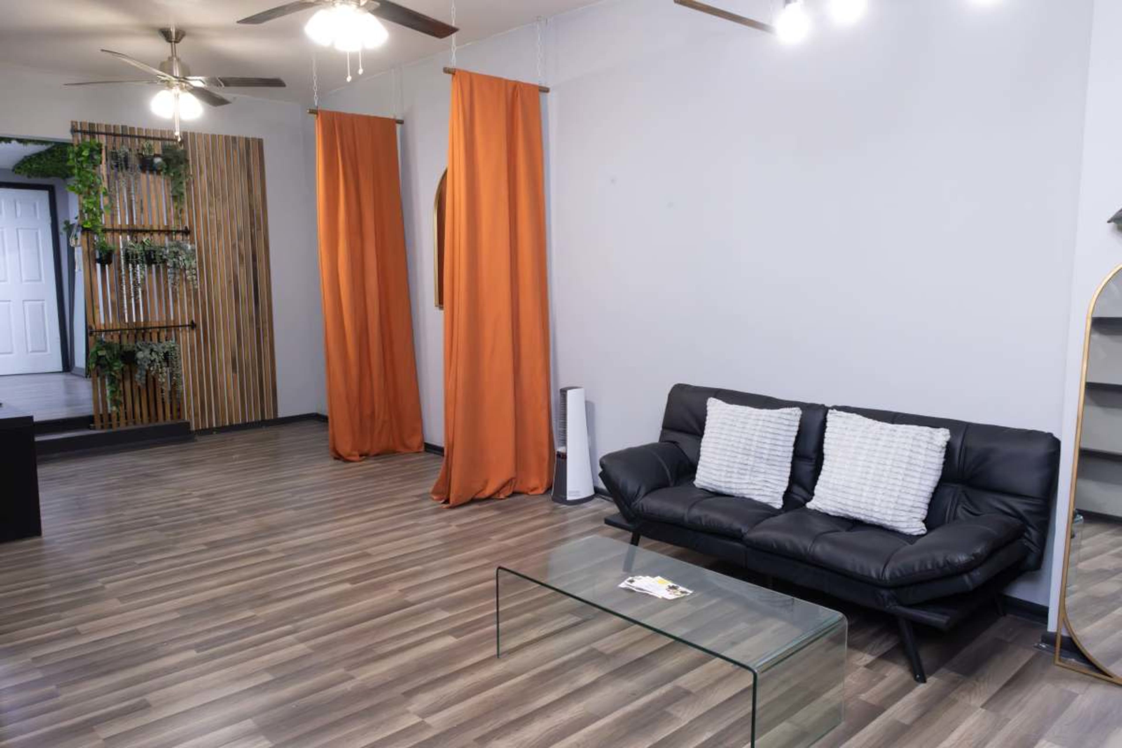 N. 5th St. - Modern Meeting Space for Rent Image in Upper North Philadelphia, Philadelphia, PA