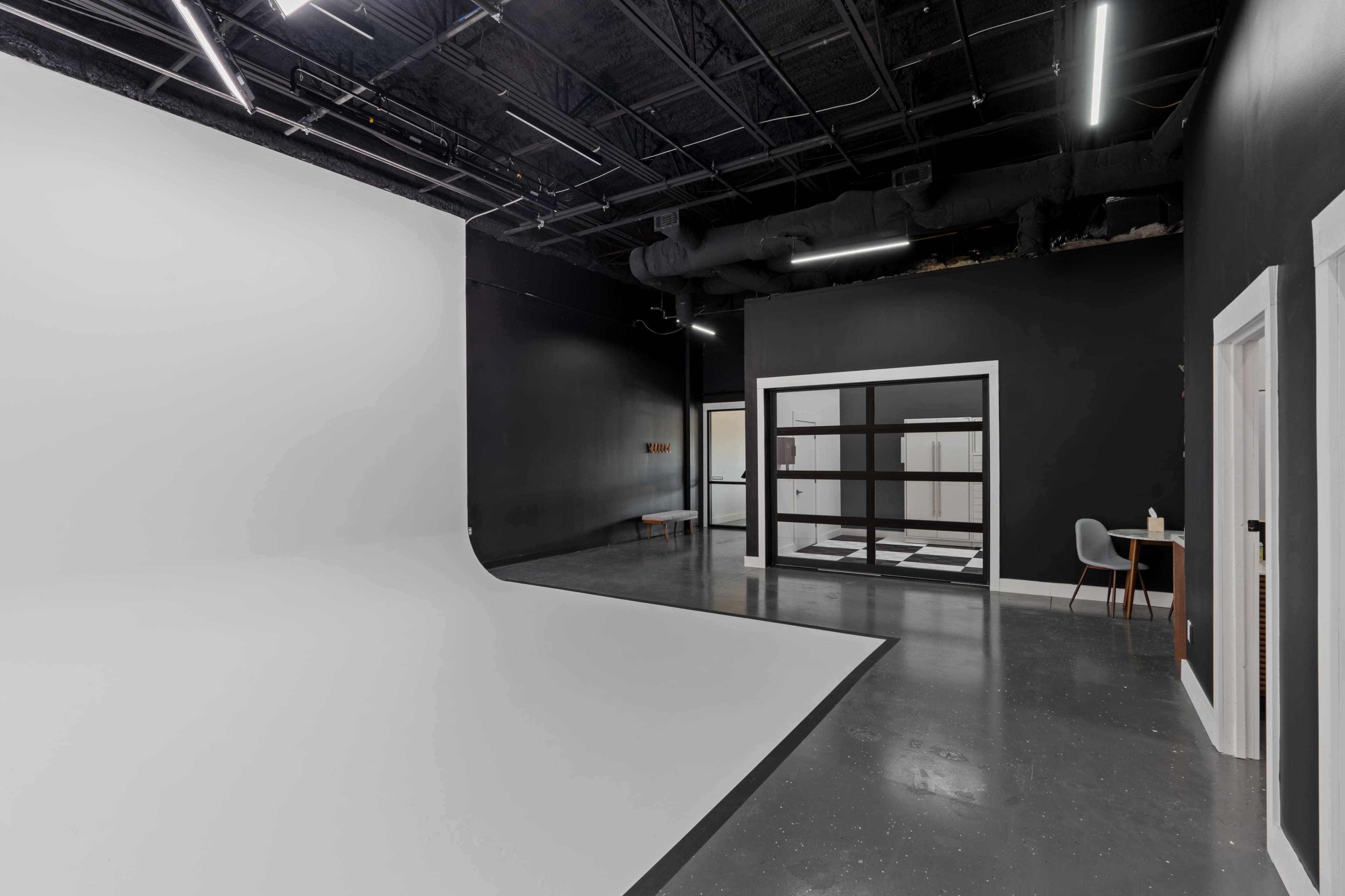 Centrally Located Cyc Production Studio Image in Twin Brook, Chattanooga, TN