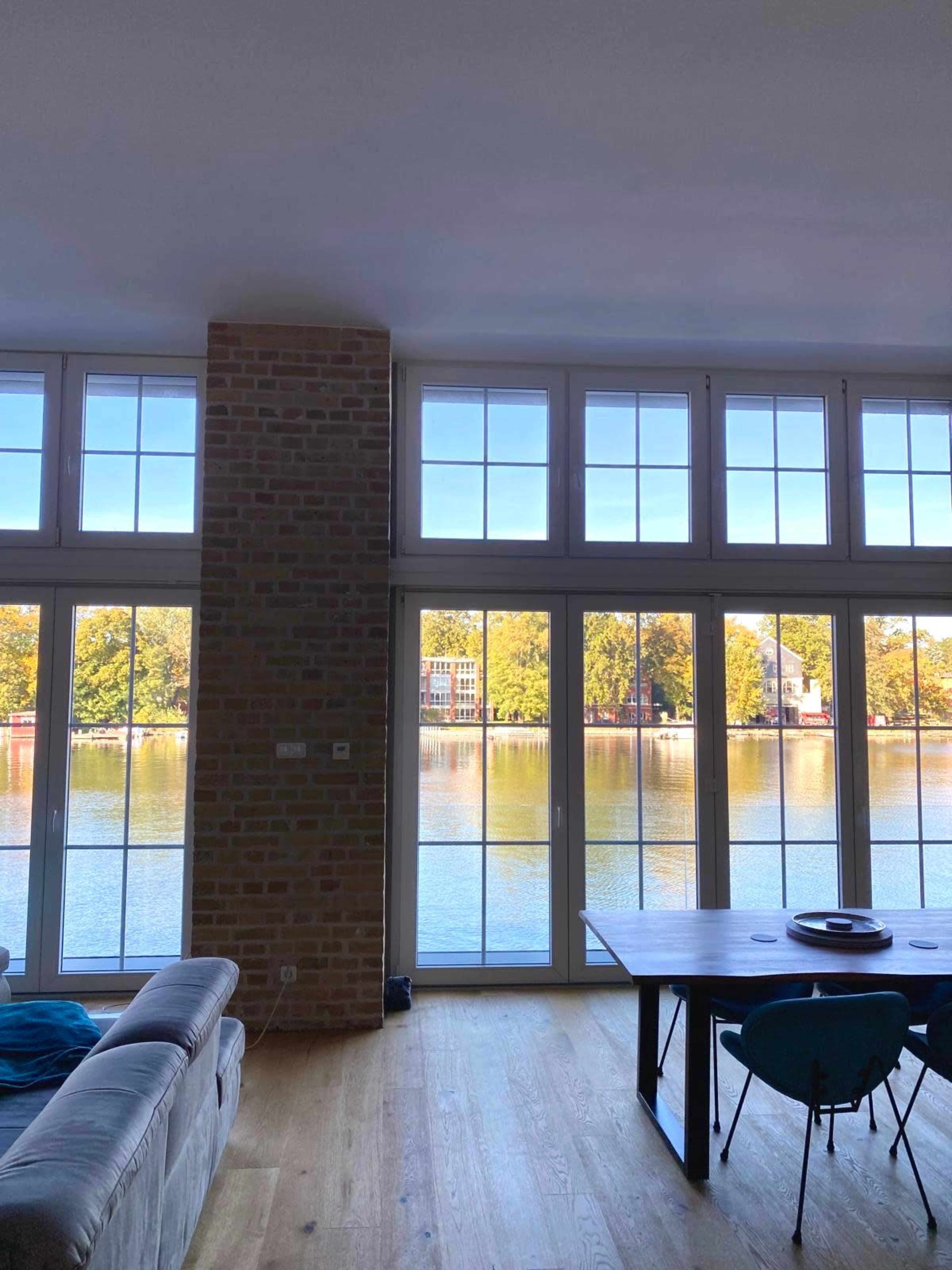 Berlin Waterfront Loft – Bright Industrial Studio for Film, Photo & Events Image in Niederschöneweide, Berlin, Niederschöneweide