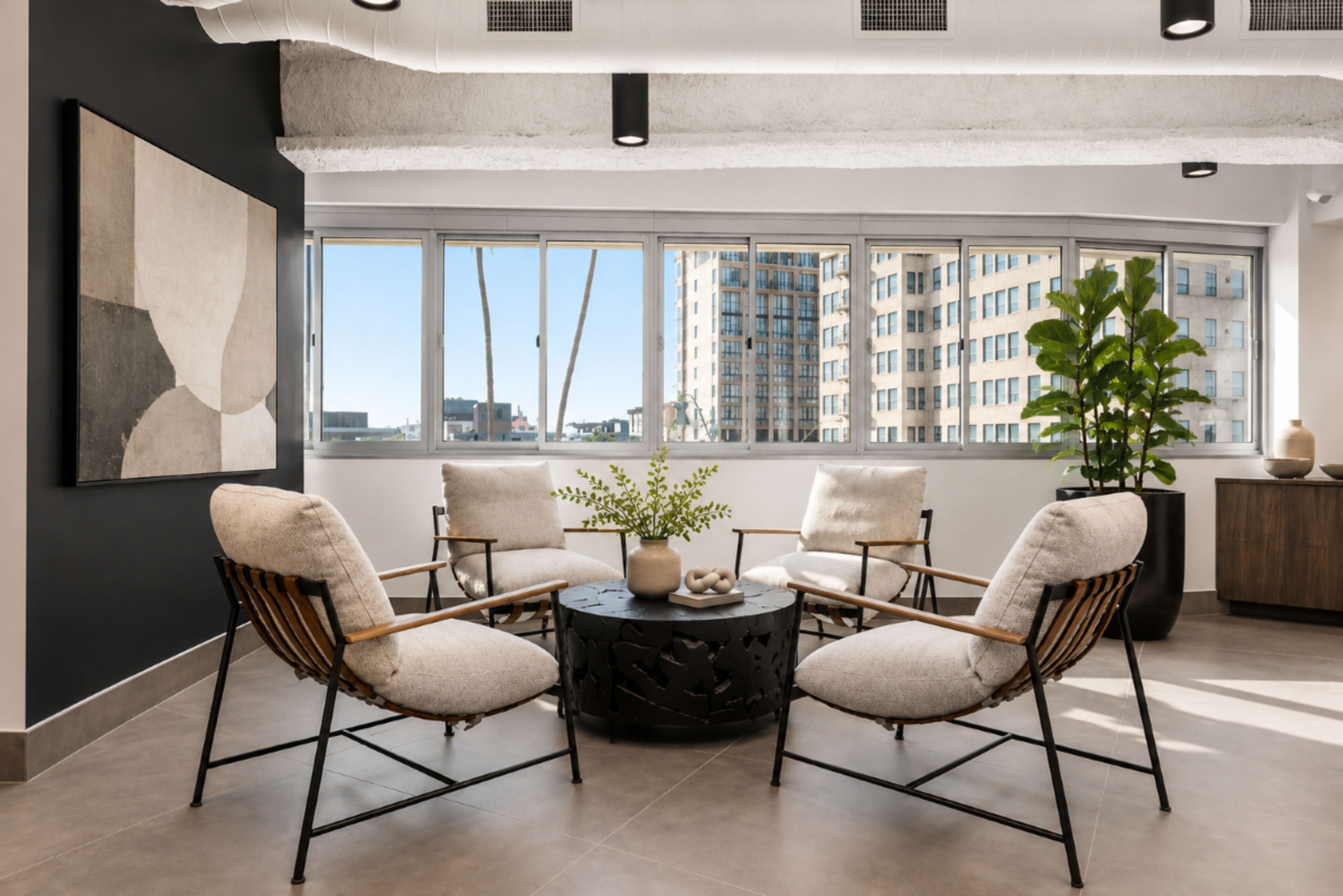 Private 6 Person Meeting Room Image in Beverly Hills, BEVERLY HILLS, CA
