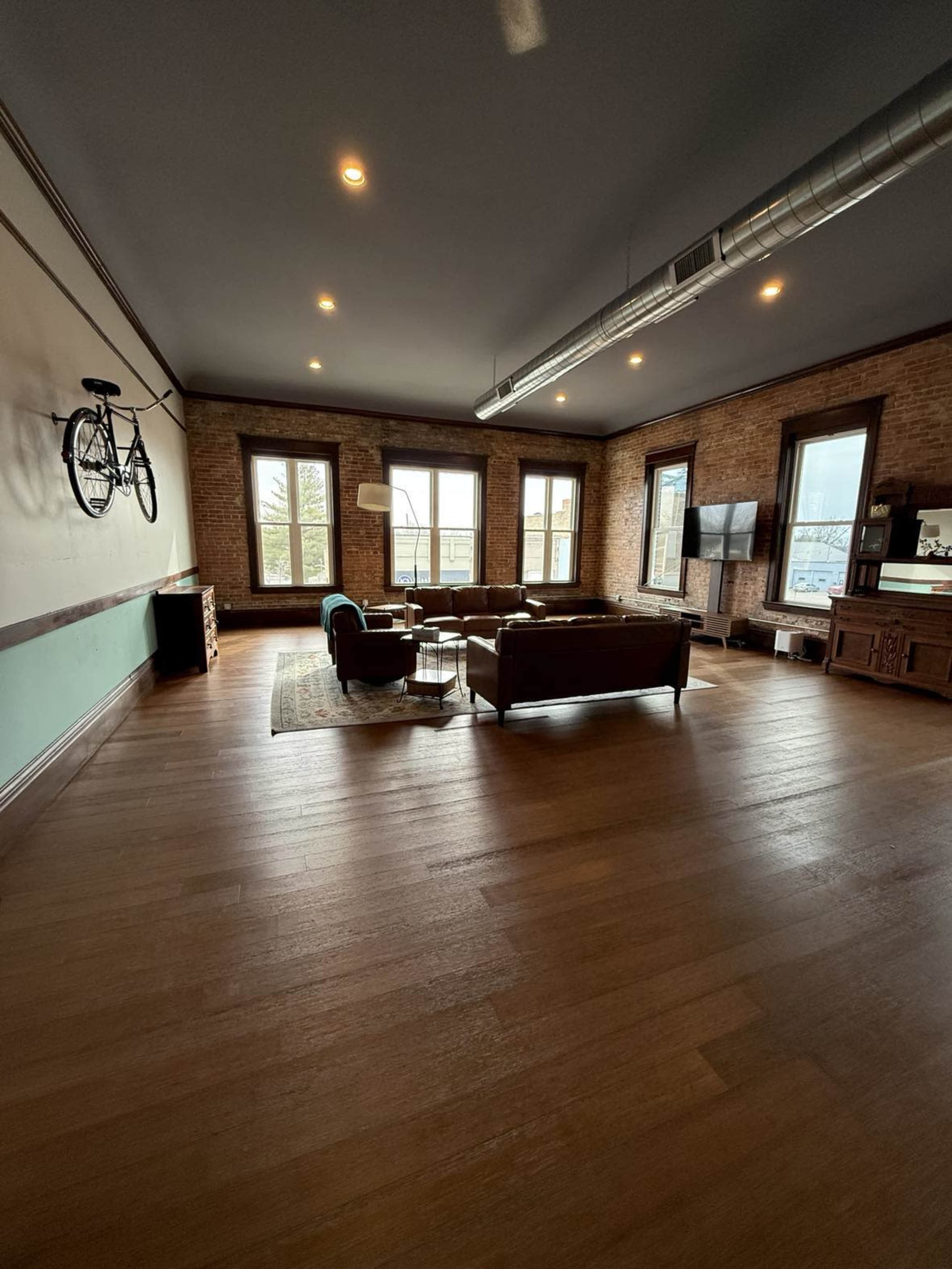 The Ledger Loft - Upstairs Historic Brick Loft Image in Moweaqua Township, Moweaqua, IL