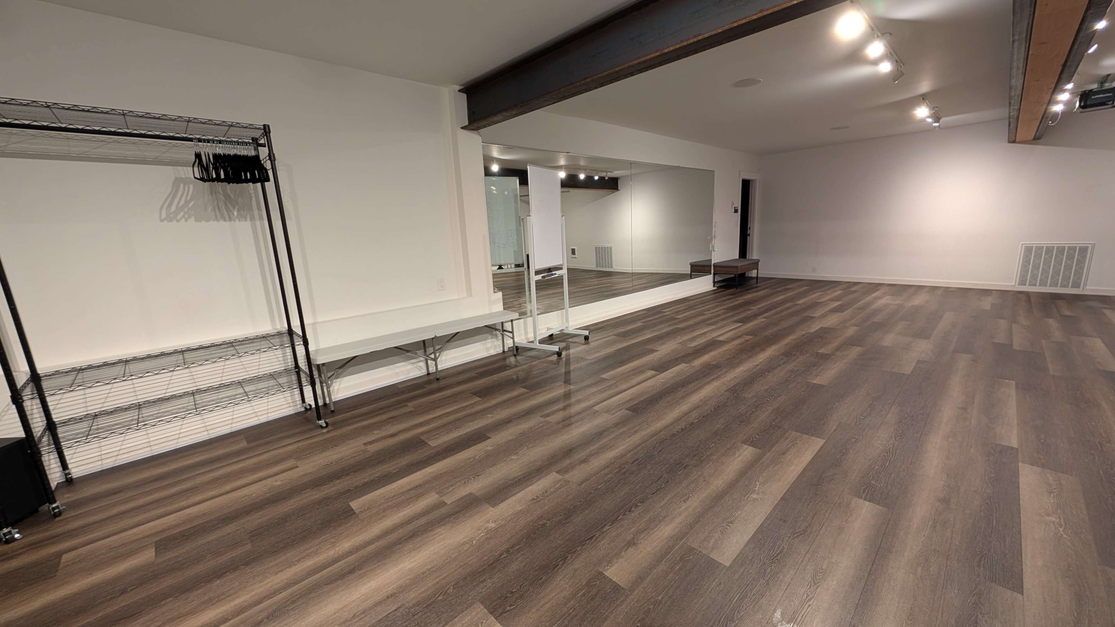 Spacious Garage Studio with AC Image in Tukwila, Tukwila, WA