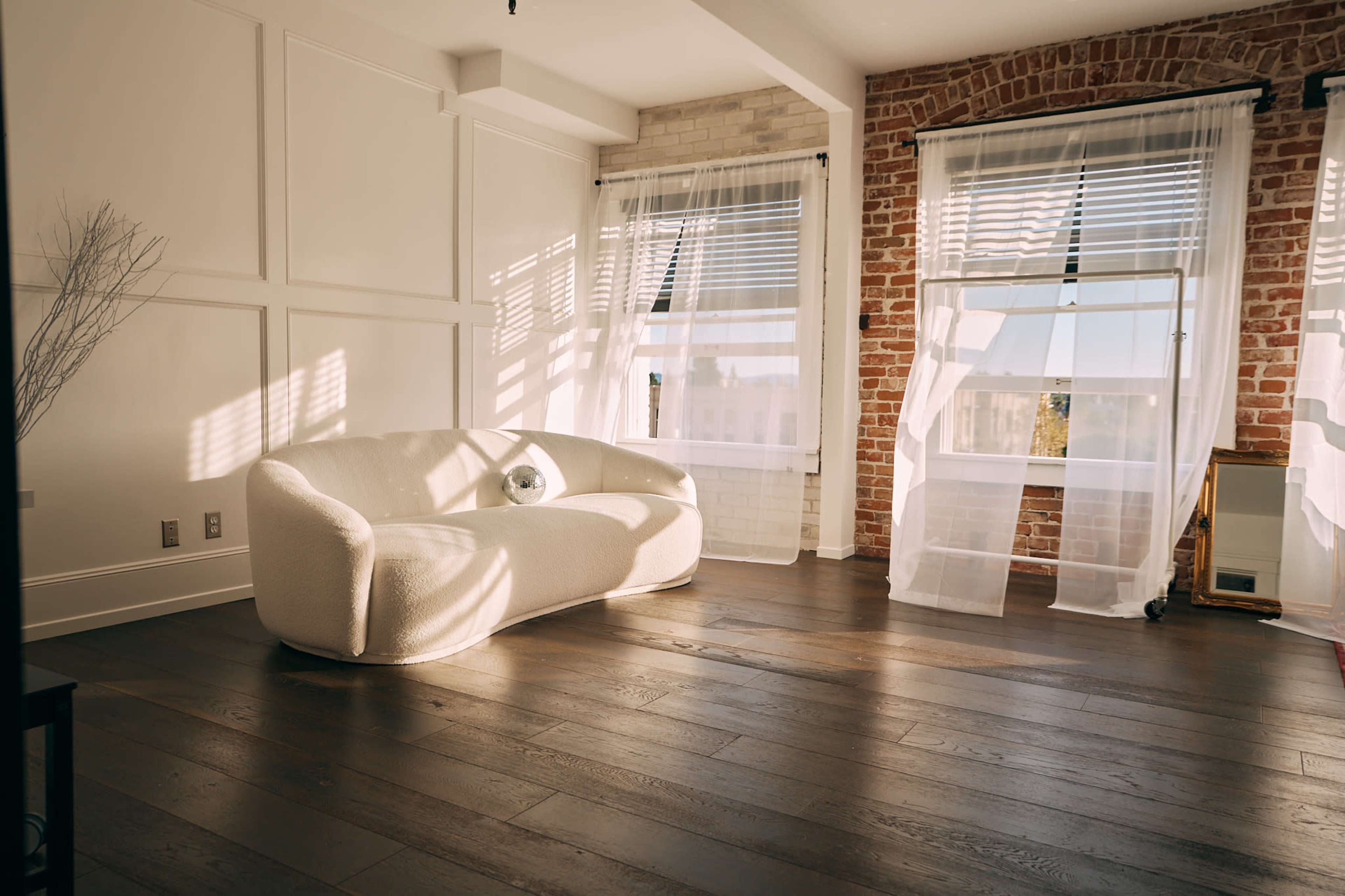 DayLight  Vintage/Modern Photo Studio Orange County Image in Downtown, Santa Ana, CA