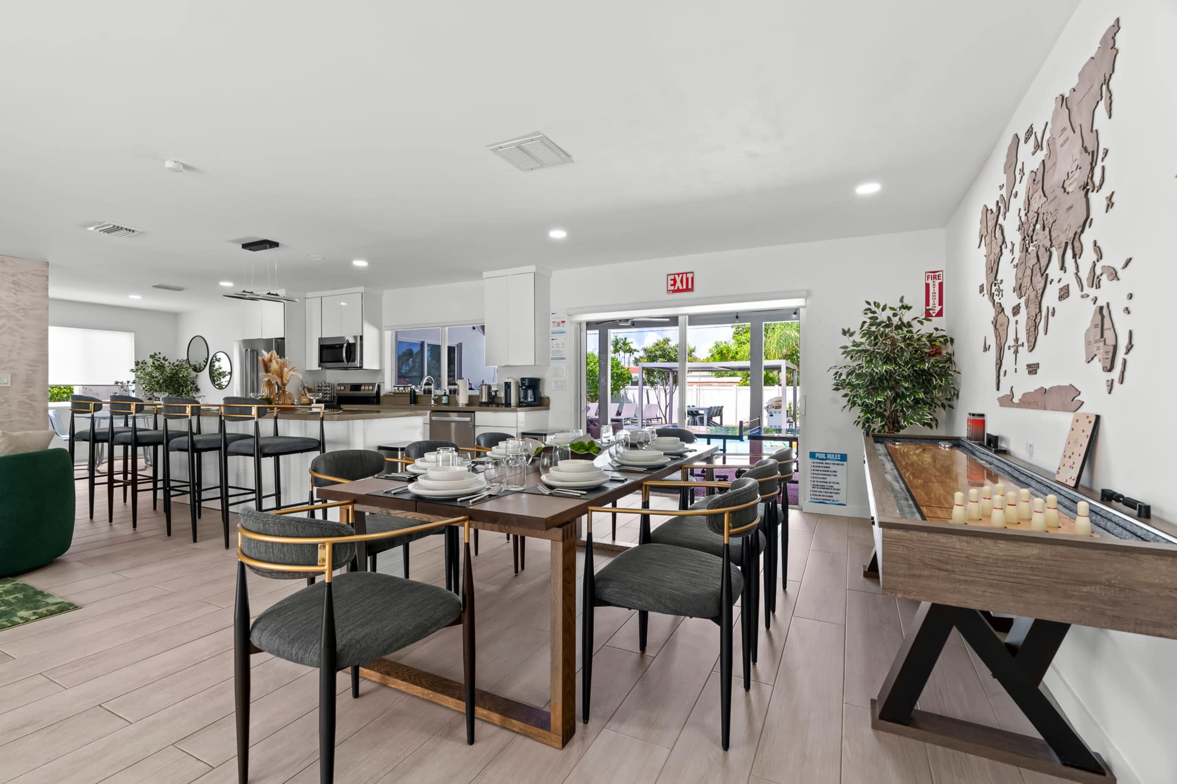 Open Floor Oasis / Huge Backyard - Different photo spaces Image in Hollywood Hills, Hollywood, FL