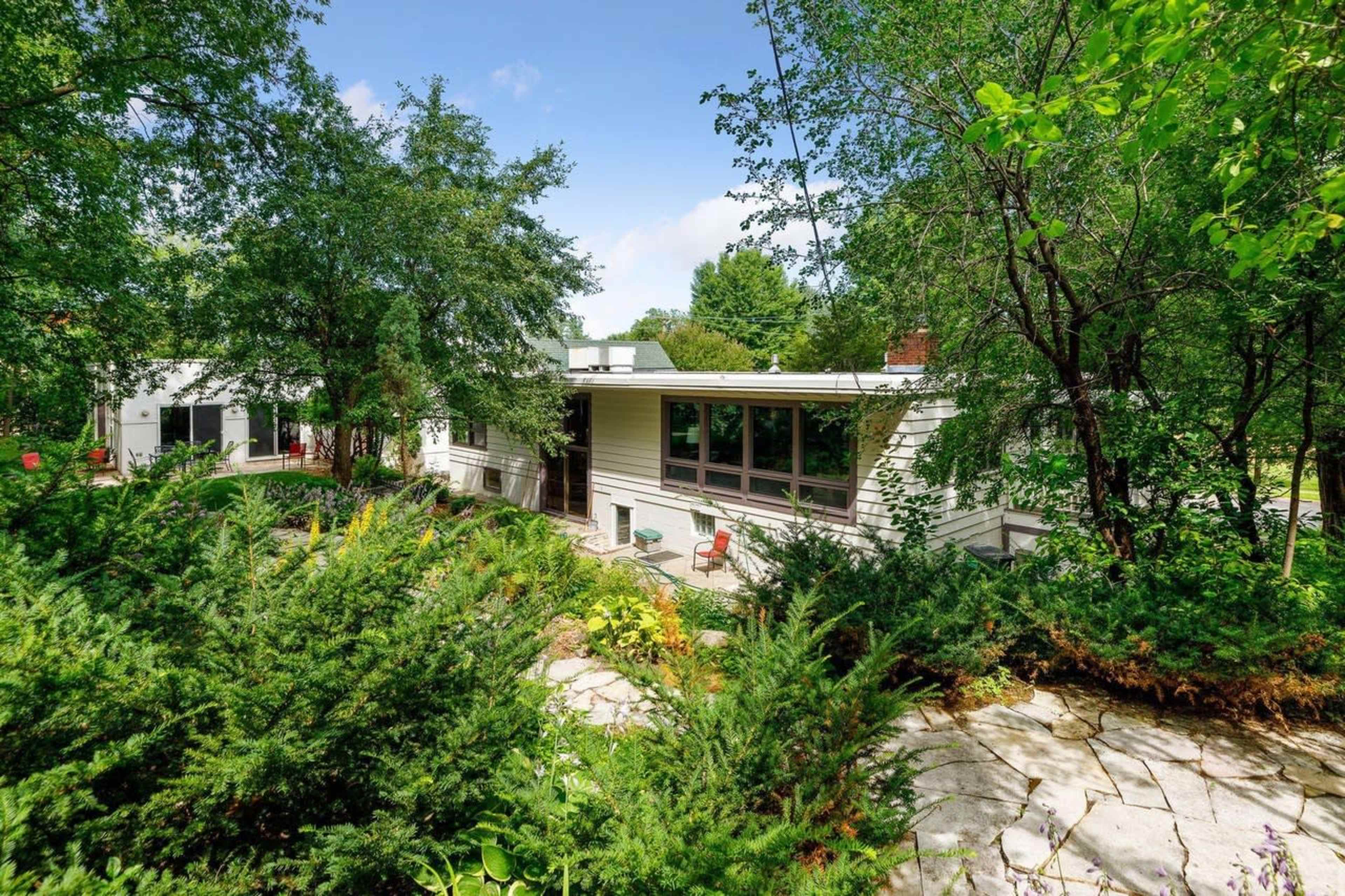 Centrally Located Retreat & Meeting Space Image in Saint Anthony Park, St. Paul, MN